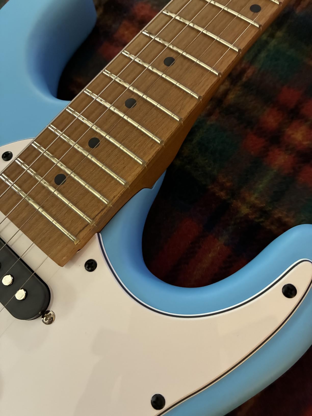 Grote Electric Solid Body Guitar Modern-GST For Beginners (Daphne Blue) customer photo 2