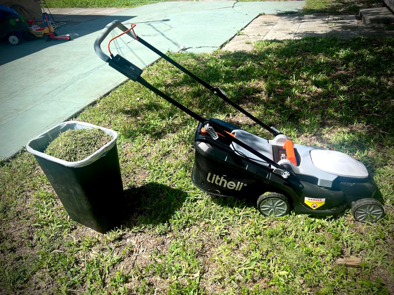 Litheli Cordless Lawn Mower 13 Inch, U20 Handy+ 20V Electric Lawn Mowers for Garden, Yard and Farm, 5 Heights Adjustment, Light Weight,2 x 4.0Ah Portable Battery Included customer photo 1