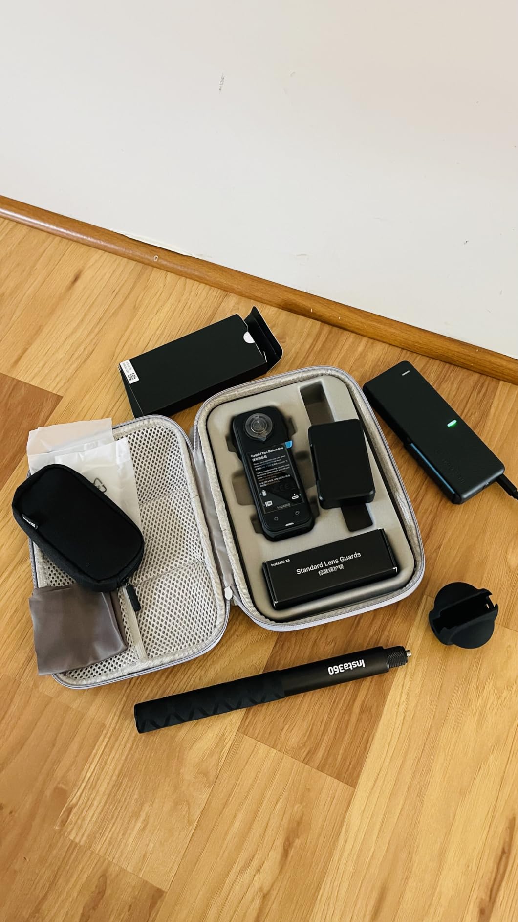 Insta360 X5 Snowboard Bundle - Waterproof 8K 360° Action Camera, Invisible Selfie Stick Effect, Leading Low Light, Rugged & Replaceable Lens, 3-Hour Battery, Clear Audio, Stabilization customer photo 2