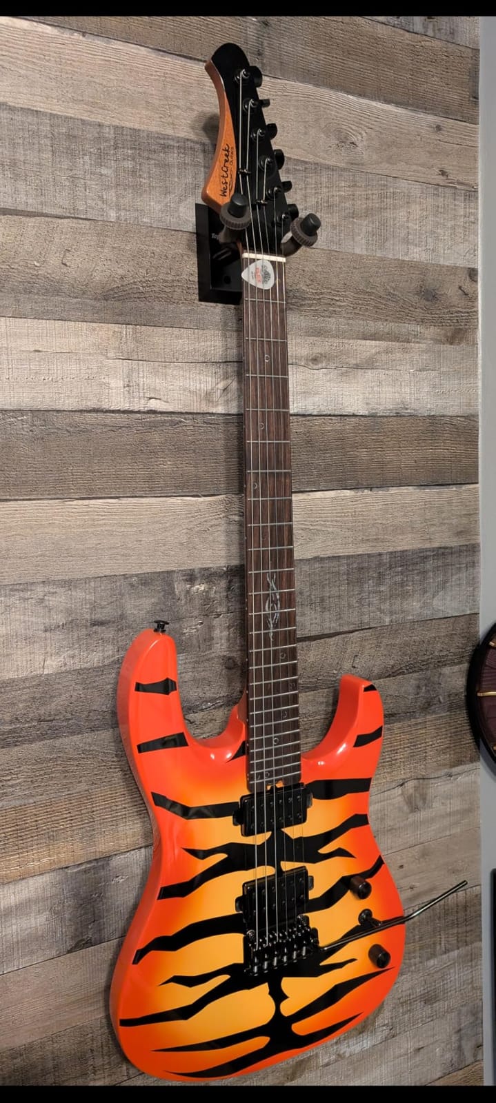 WestCreek Aetheris Solid Body Electric Guitar | Mahogany Body, Maple Neck, Rosewood Fretboard, Rounded End Frets, Bone Nut, 24 Frets (Yellow) customer photo 2
