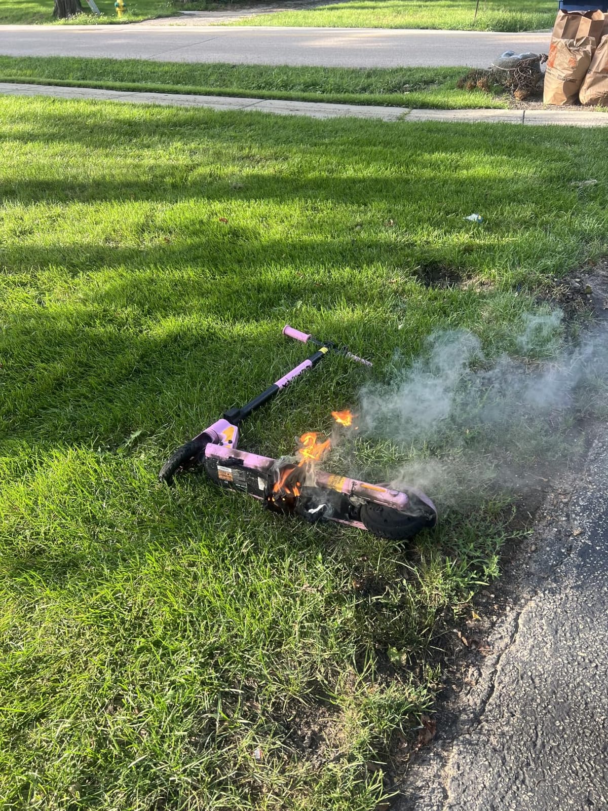 Gotrax Electric Scooter for Kids 6-12, Max 3.75 Mile & 7.5Mph,Thumb Control customer photo 1