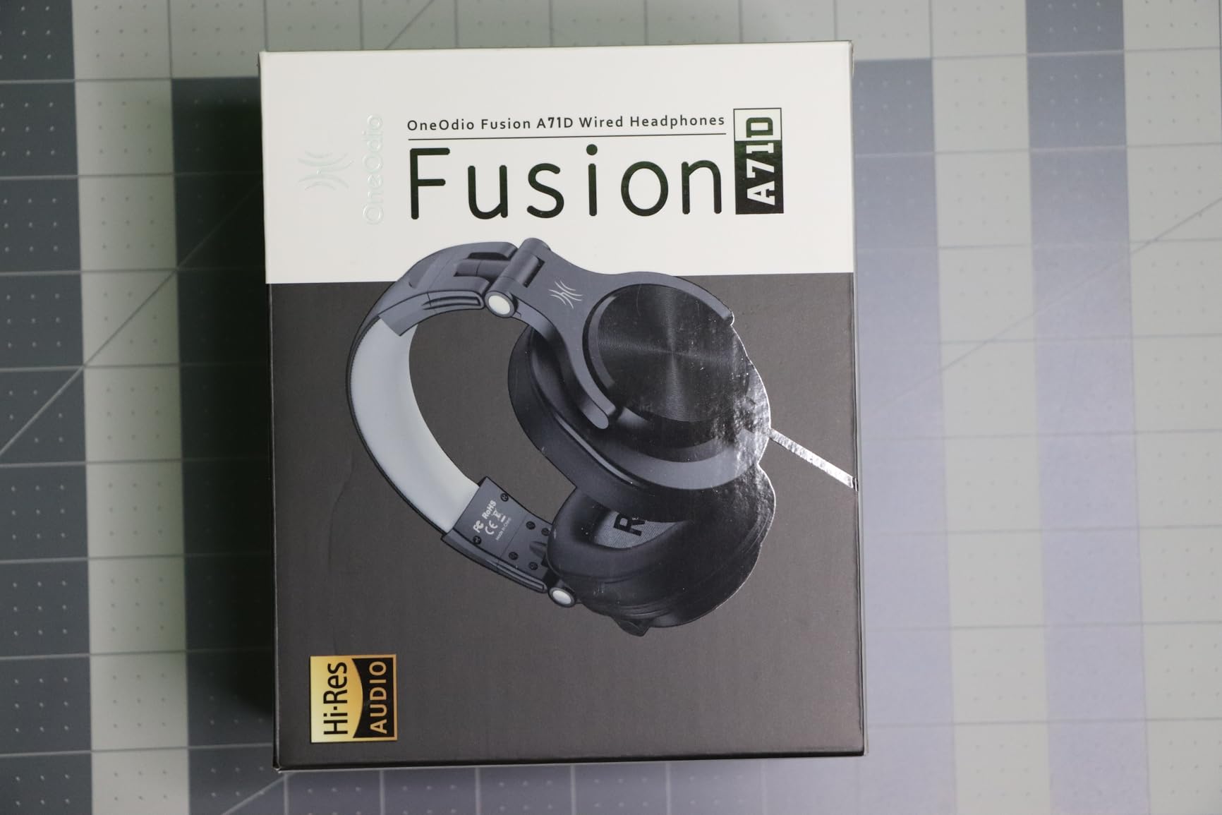 OneOdio A71D Wired Over-Ear Headphones, Hi-Res DJ Studio Headphone | Foldable monitor design with 3.5/6.35mm plugs for DJing, recording, podcasting, mixing, PC listening and guitar amps. customer photo 2