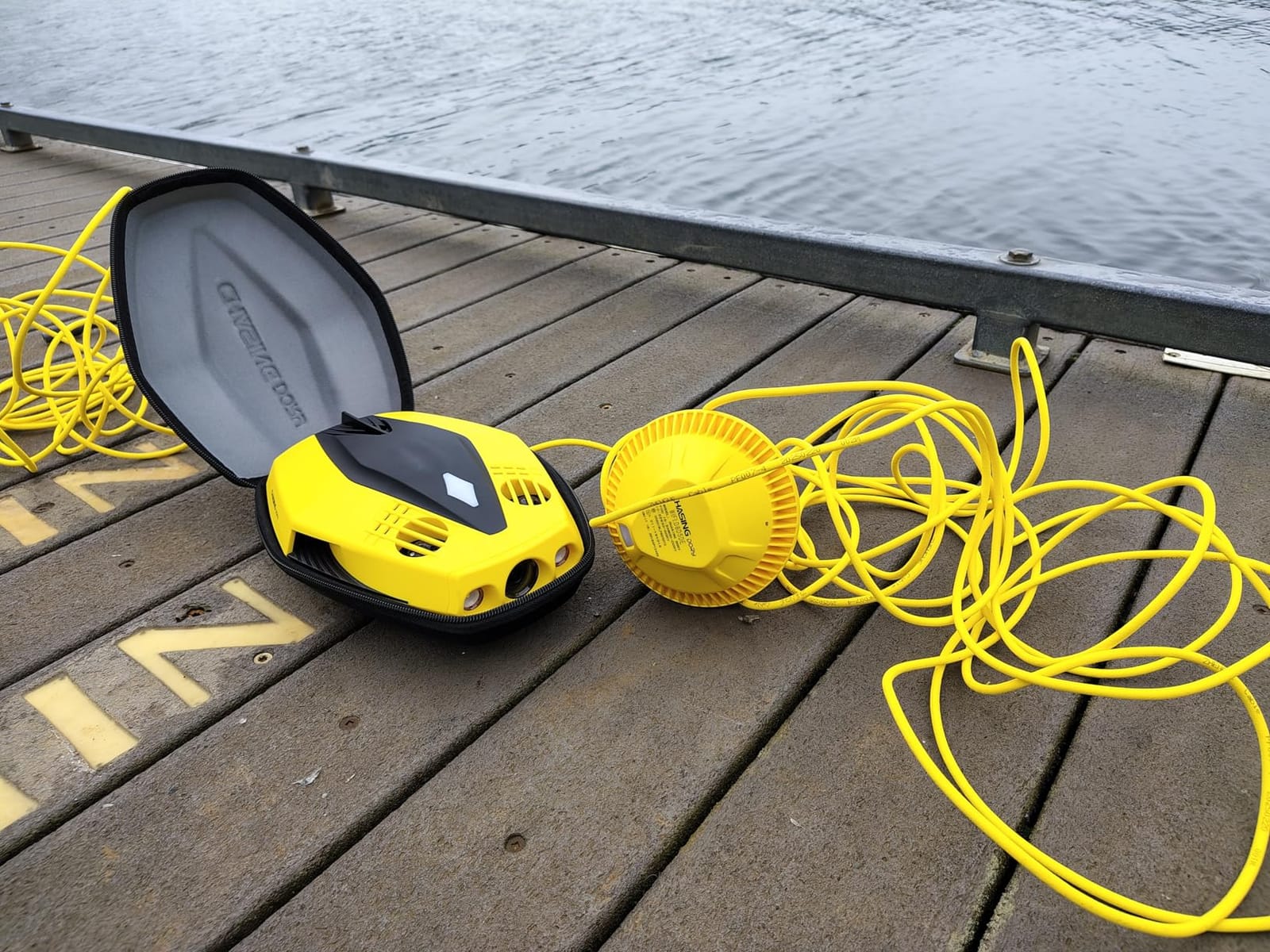 Chasing Dory Underwater Drone - Palm-Sized 1080p Full HD Underwater Drone with Camera for Real Time Viewing, APP Remote Control Purple (LightGreen) customer photo 2