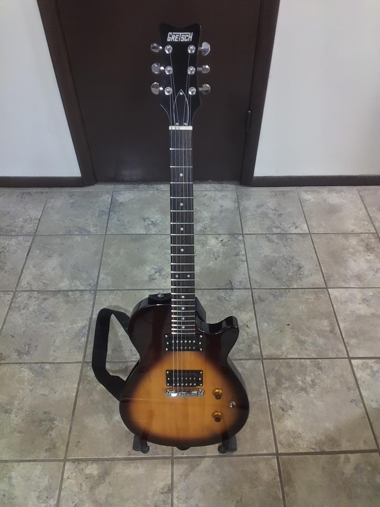 Gretsch Ignite Jet Club Electric Guitar, Laurel Fingerboard, Duo-Tone Burst customer photo 2