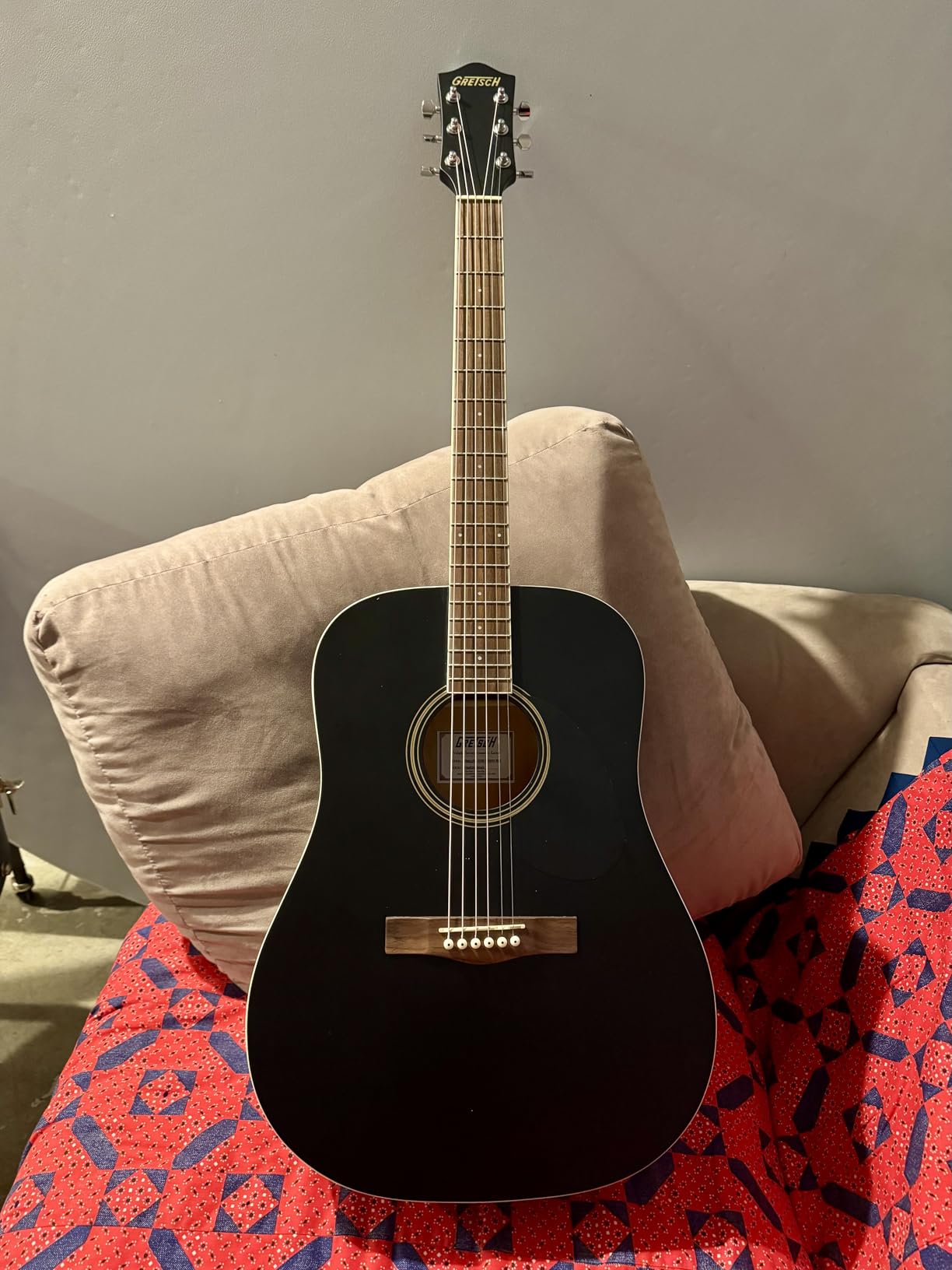 Gretsch Prelude D100 Dreadnought Acoustic Guitar, Beginner Guitar, Black customer photo 1