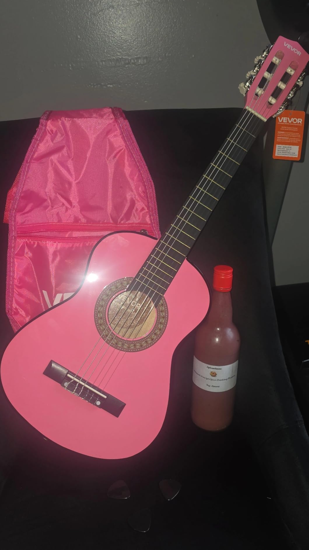 VEVOR Acoustic Guitar, Classical Guitar Starter Kit for Beginners, with Nylon Strings, Basswood Guitar, for Kids Adults Girls Boys Students customer photo 2