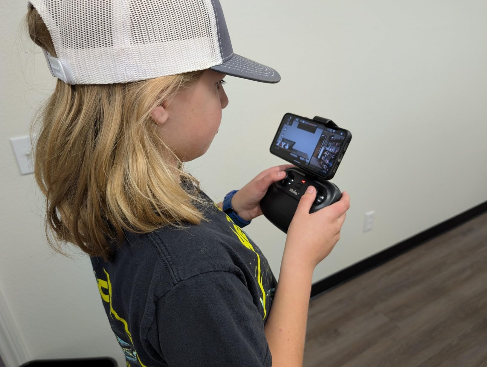 Loolinn | Drone with Camera for Kids 8+ as Gift - Drone for Kids with Adjustable Camera, Photos and Videos, Safe for Kids to Play, Easy to Fly (Holiday Gift for Boys and Girls) customer photo 1