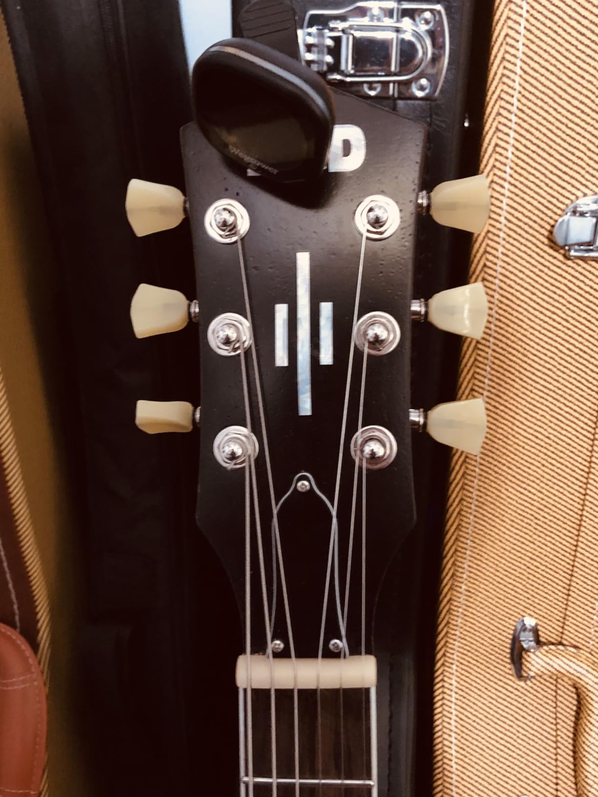 KGD Relic Electric Guitar,Solid Body Electric Guitar With Mahogany Body and Neck,Rosewood Fingerboard,Bone Nut,SG style 6-String Guitar,Professional/Electric Guitars for Adults customer photo 2