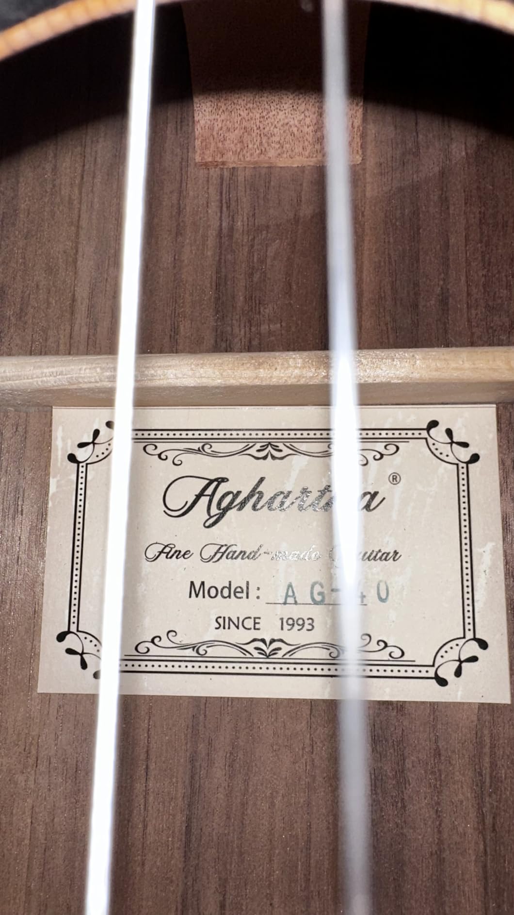Aghartha AG-40 Classical Guitar 39-inch Solid Cedar Top, Handcrafted Spanish Heel Nylon String Guitar for Beginners and Professionals customer photo 1