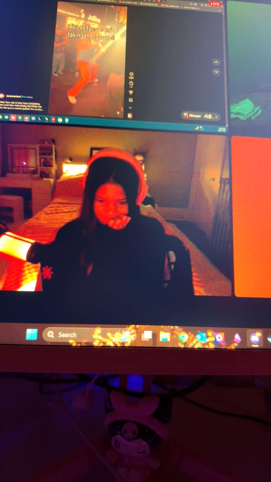 Razer Kiyo V2 X Webcam for Streaming and Meetings, 1440p 60 FPS, White customer photo 1