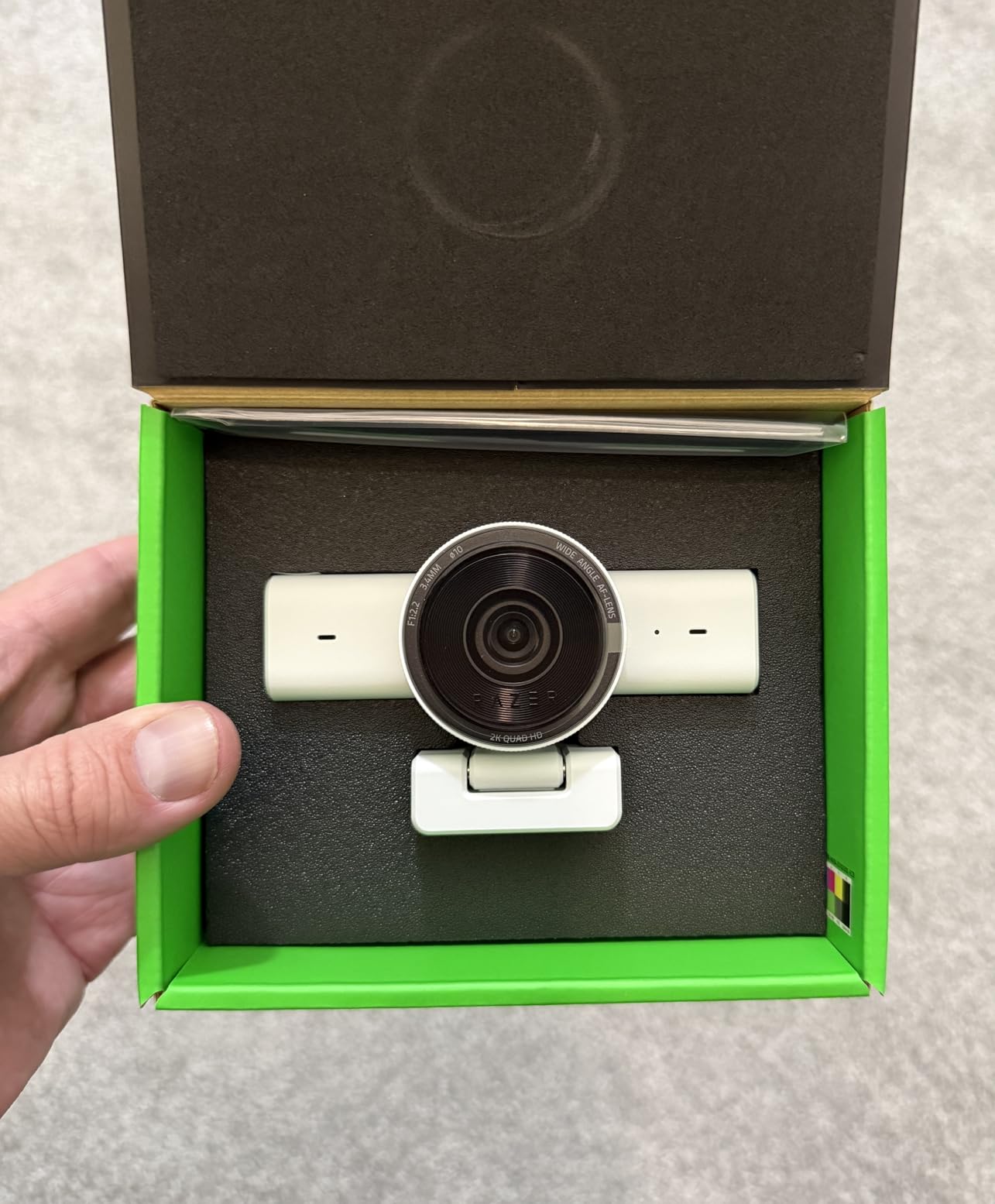 Razer Kiyo V2 X Webcam for Streaming and Meetings, 1440p 60 FPS, White customer photo 2