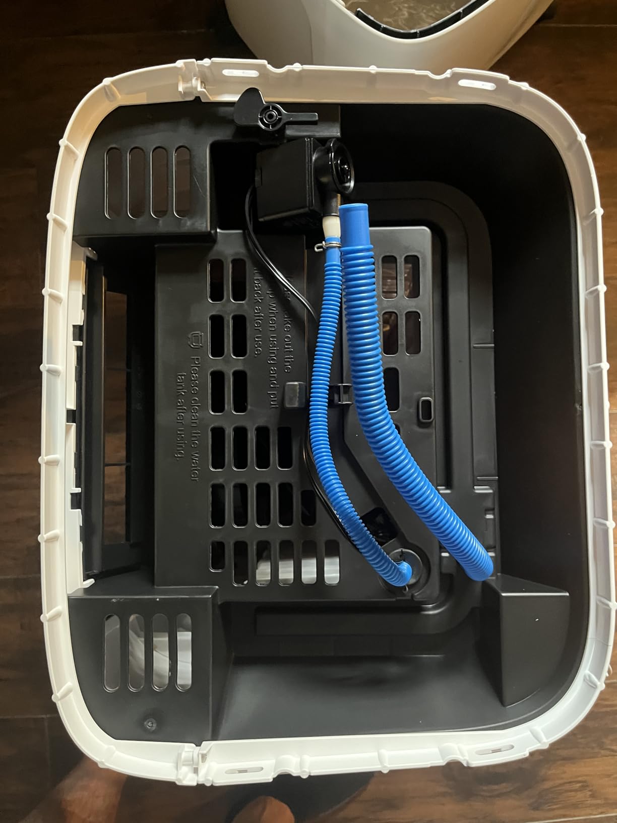 SereneLife Portable Swamp Cooler Air Conditioner - 2500 CFM Airflow, 8 Gallon Water Tank Portable Evaporative Air Cooler for Room & Outdoors, WiFi, Humidifier & Fan Modes, Ice Packs & Remote Included customer photo 2