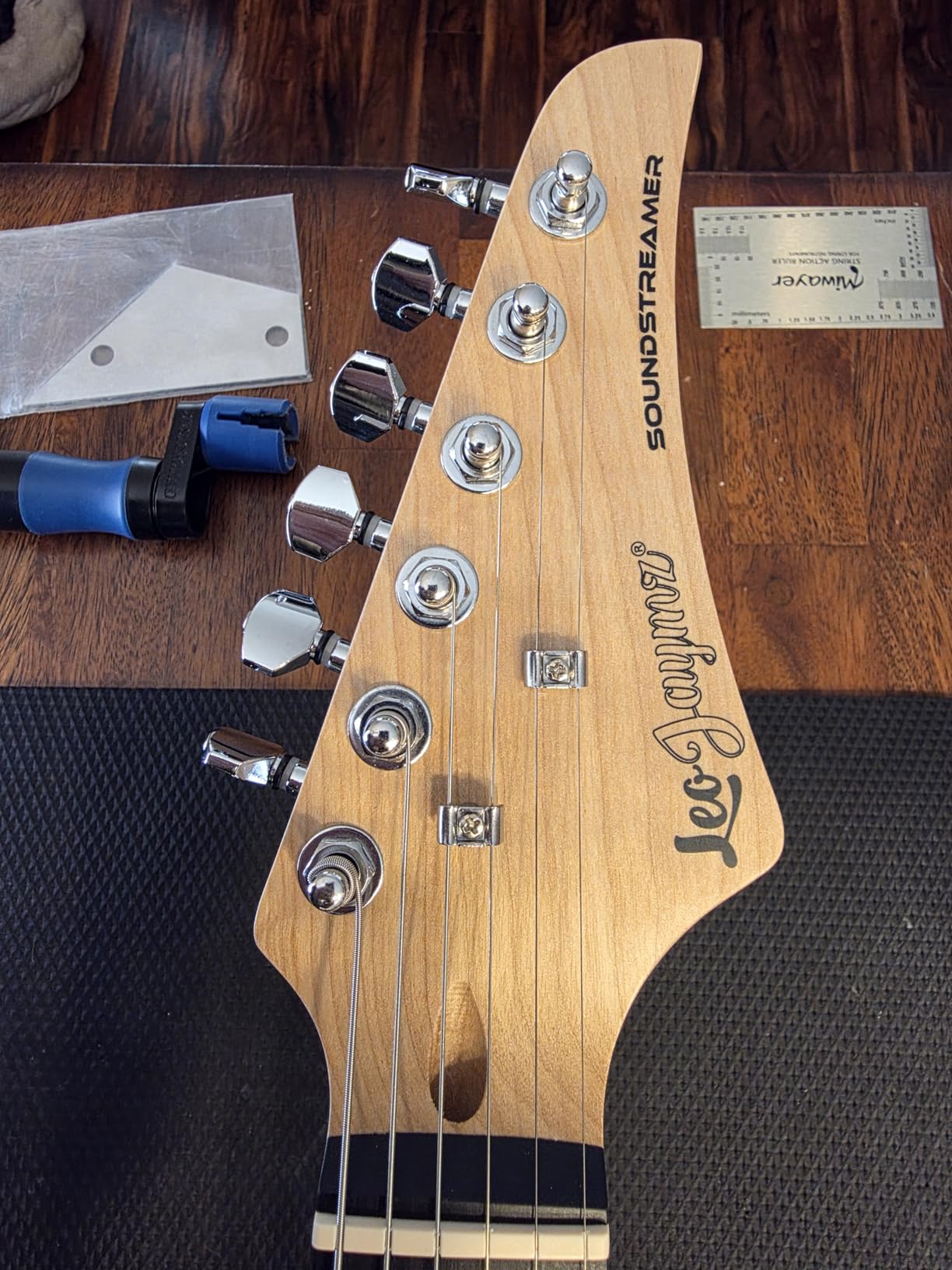 Leo Jaymz Beginner Electric Guitar 39