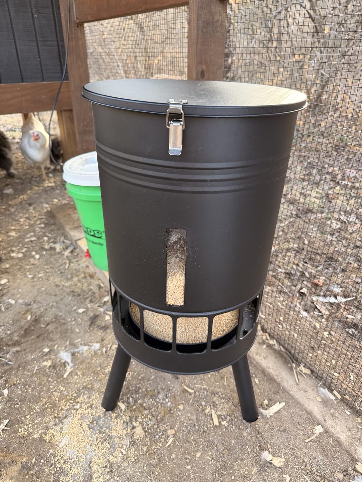 KOL 50LB Metal Chicken Feeder - Anti-Waste Design, 16 Ports, Black customer photo 2