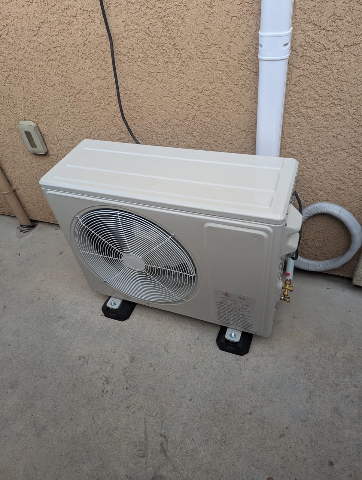Mountman 9000 BTU Mini Split AC/Heating System,19 SEER2 110/120V Energy Efficient Ductless Inverter System,Cools Up to 450 Sq.Ft with Pre-Charged Condenser,Heat Pump & Installation Kits customer photo 1