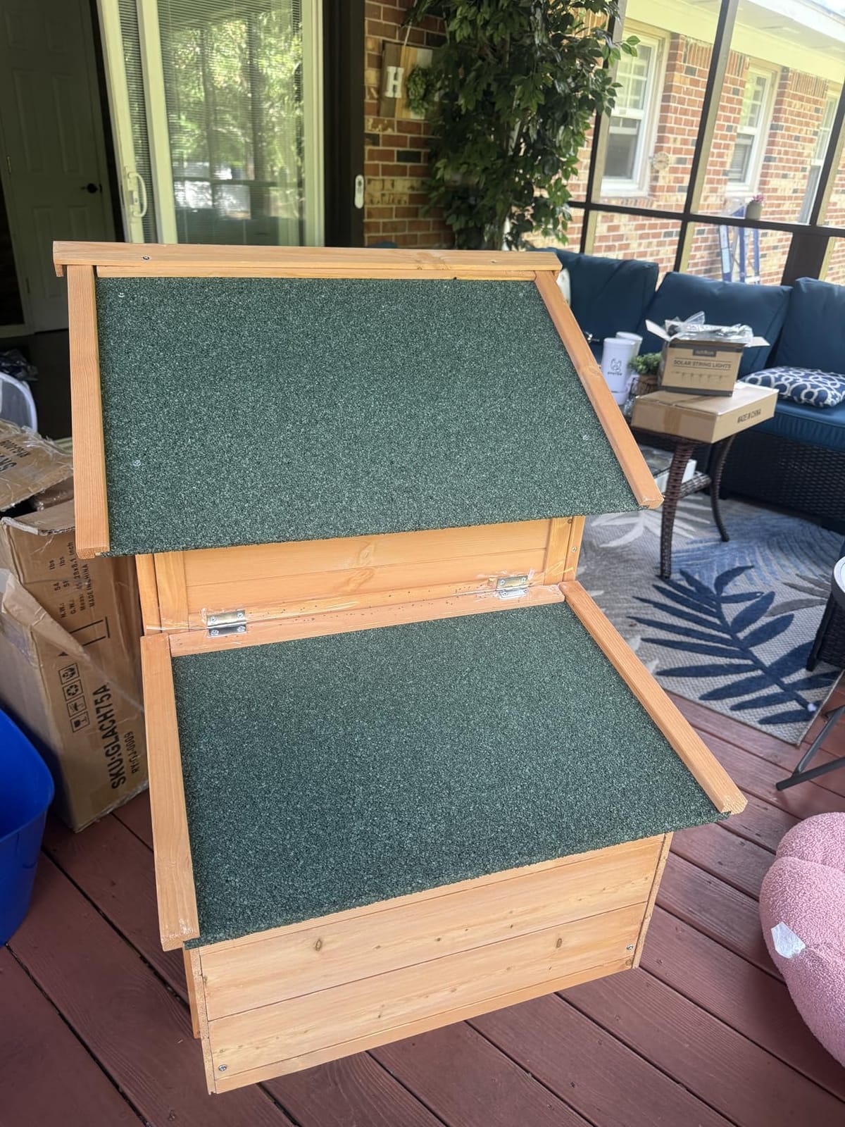 Outdoor Mobile Chicken Coop with Wheels and Sun Board for 4 Chickens customer photo 1