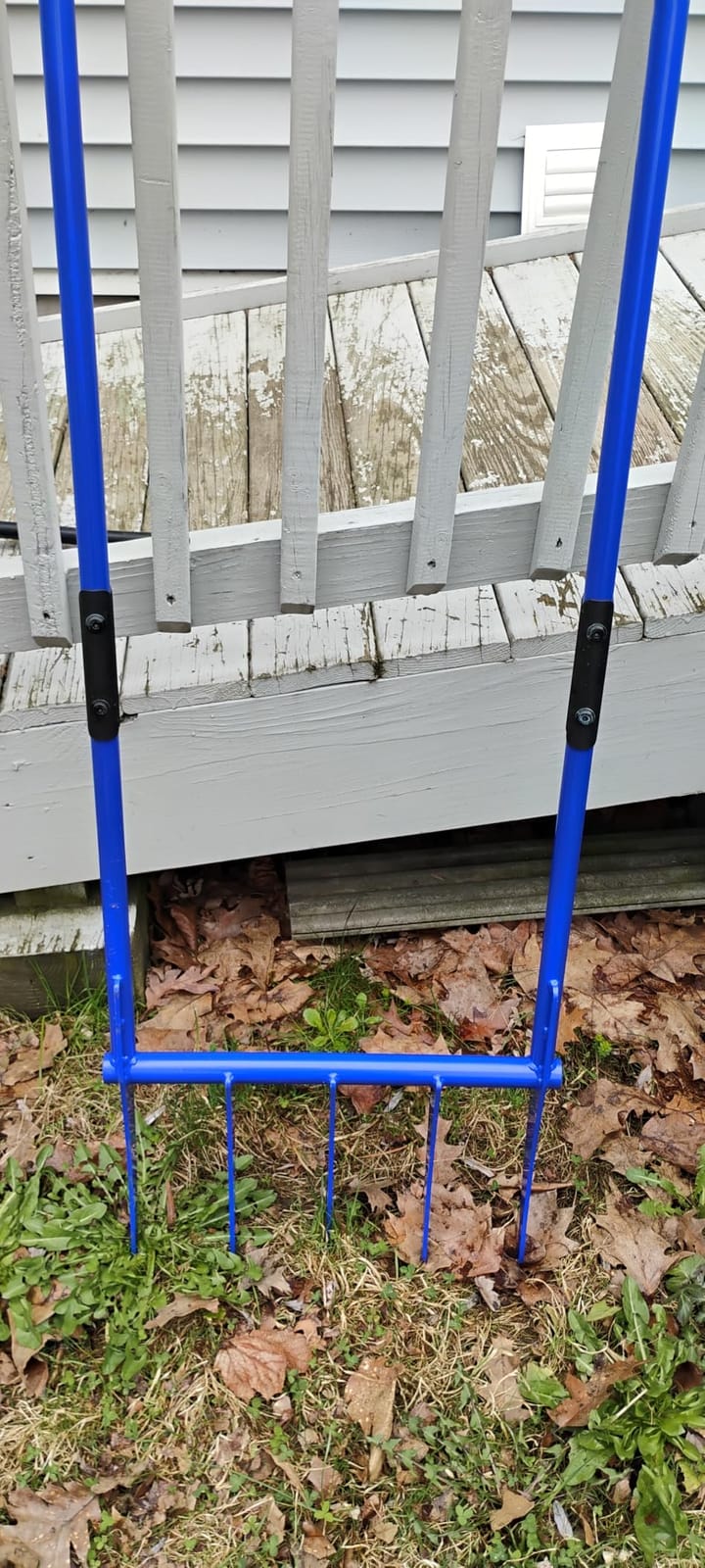 56'' Heavy Duty Broadfork for All the Soils, Detachable Design Pitchfork, 5 Sharp and Cambered 11'' Tines Bord Fork Garden Tool, Ergonomic Handles, Good Package, Easy Assembly, Blue. customer photo 1