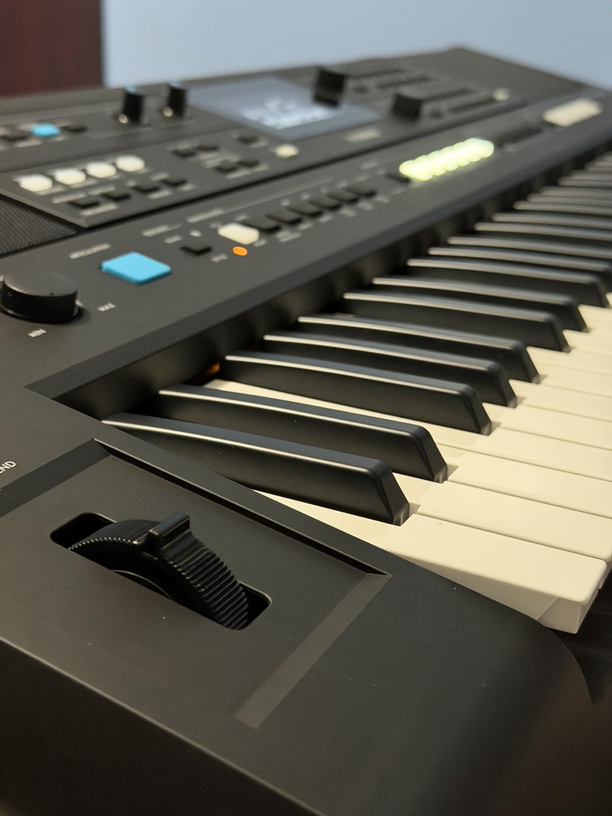 Yamaha PSR-E483, 61-Key Touch-Sensitive Portable Keyboard with Sound, Music Rest and Power Adapter customer photo 1