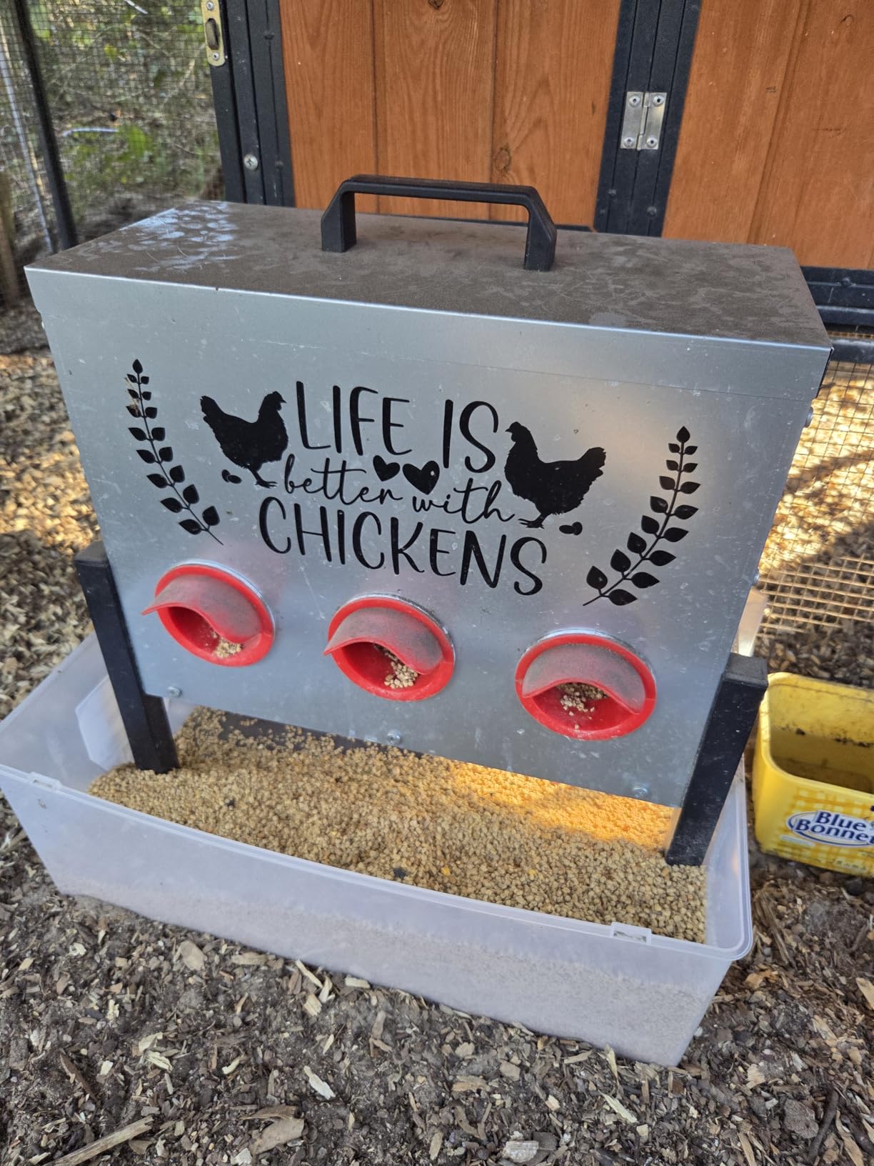 TGEYD 30 lb Metal Chicken Feeder, No-Waste Galvanized Feeder with 6 Feeding Ports, Adjustable Legs, Feed Level Window & Rainproof Roof Lid for Chickens, Ducks & Geese customer photo 1