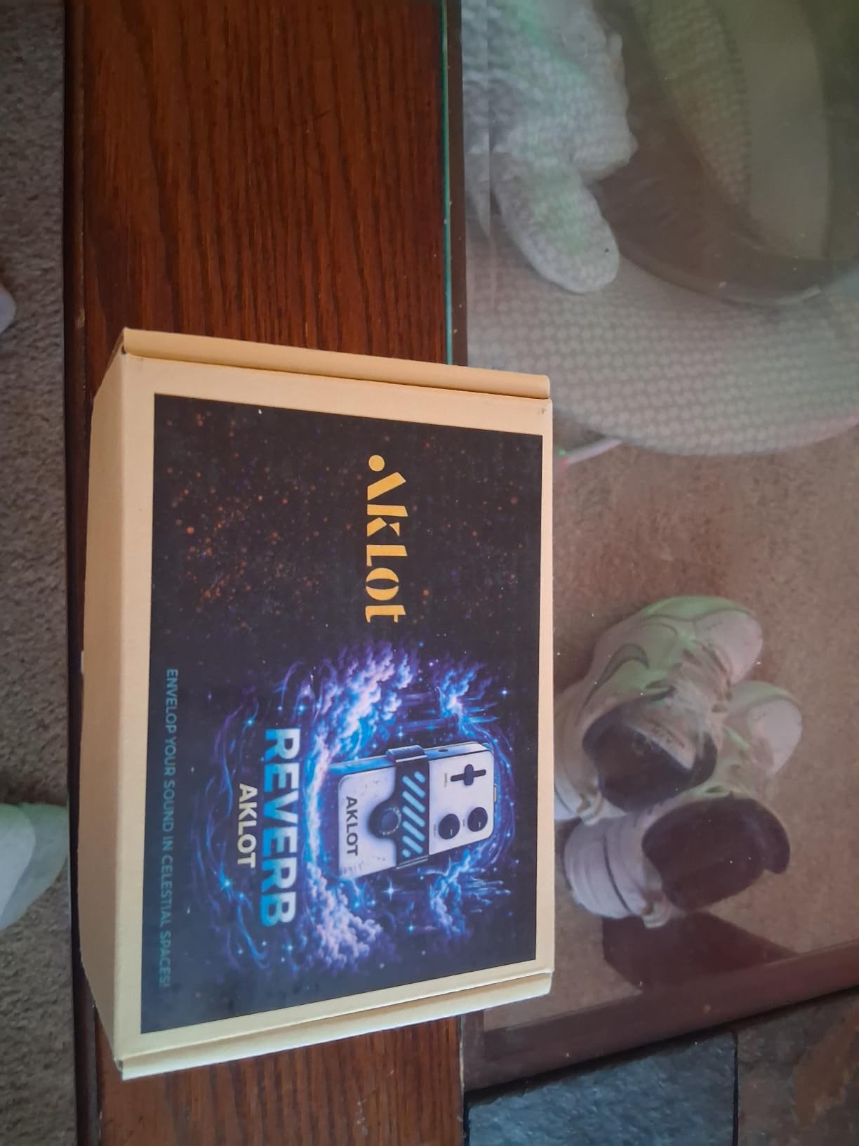 AKLOT Fuzz Electric Guitar Pedal: Thick Vintage Fuzz with Rich Saturation, Dynamic Touch-Responsive Gain, Volume Control, Mini Guitar Effect Pedal with True Bypass, NEON Inferno customer photo 1