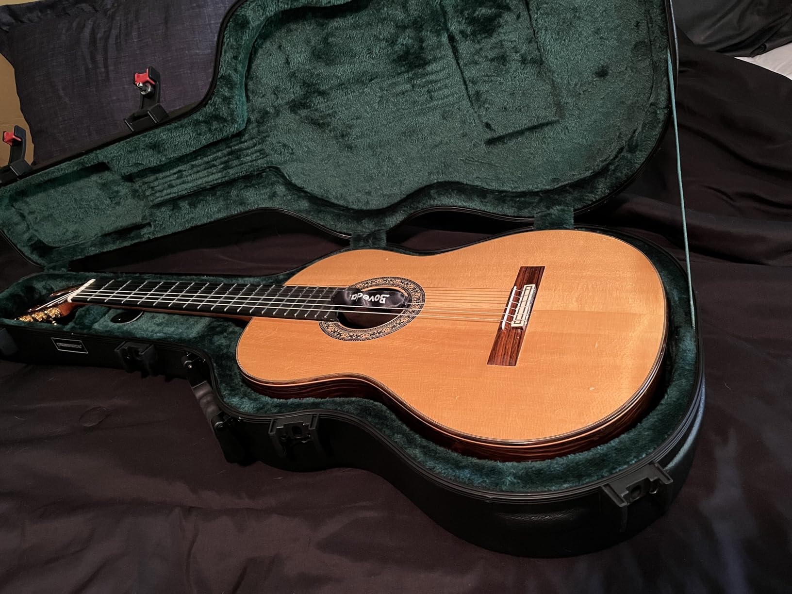 Crossrock Flight Case for 12-String Acoustic Dreadnought Guitar - Blue Hardshell, Security Lock, Beige Velvet Interior (CRA980DVB) customer photo 2