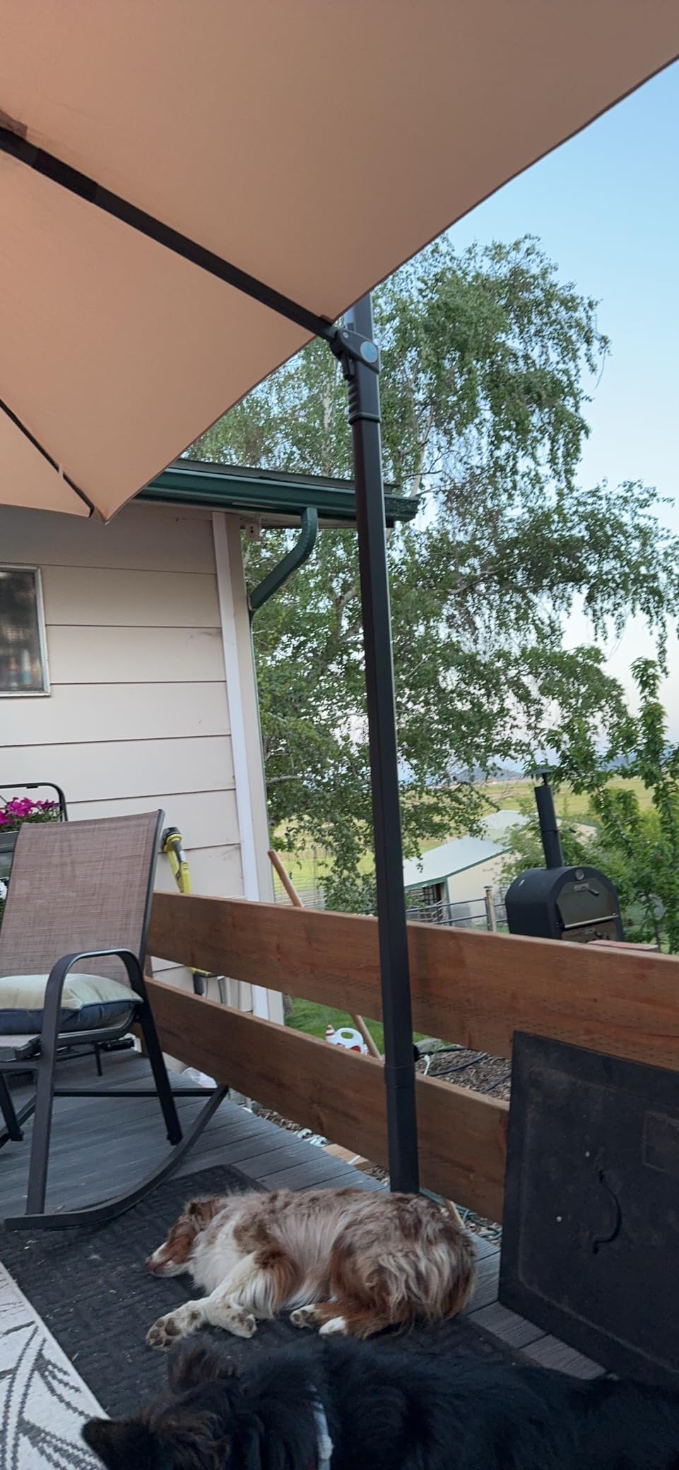 Tangkula 10 FT Patio Cantilever Umbrella, Large Square Offset Hanging Umbrella w/ 360° Rotation, 8 Sturdy Ribs, Air Vent & Cross Base, Heavy-Duty Outdoor Sun Shade for Backyard Pool Garden Deck, Beige customer photo 2