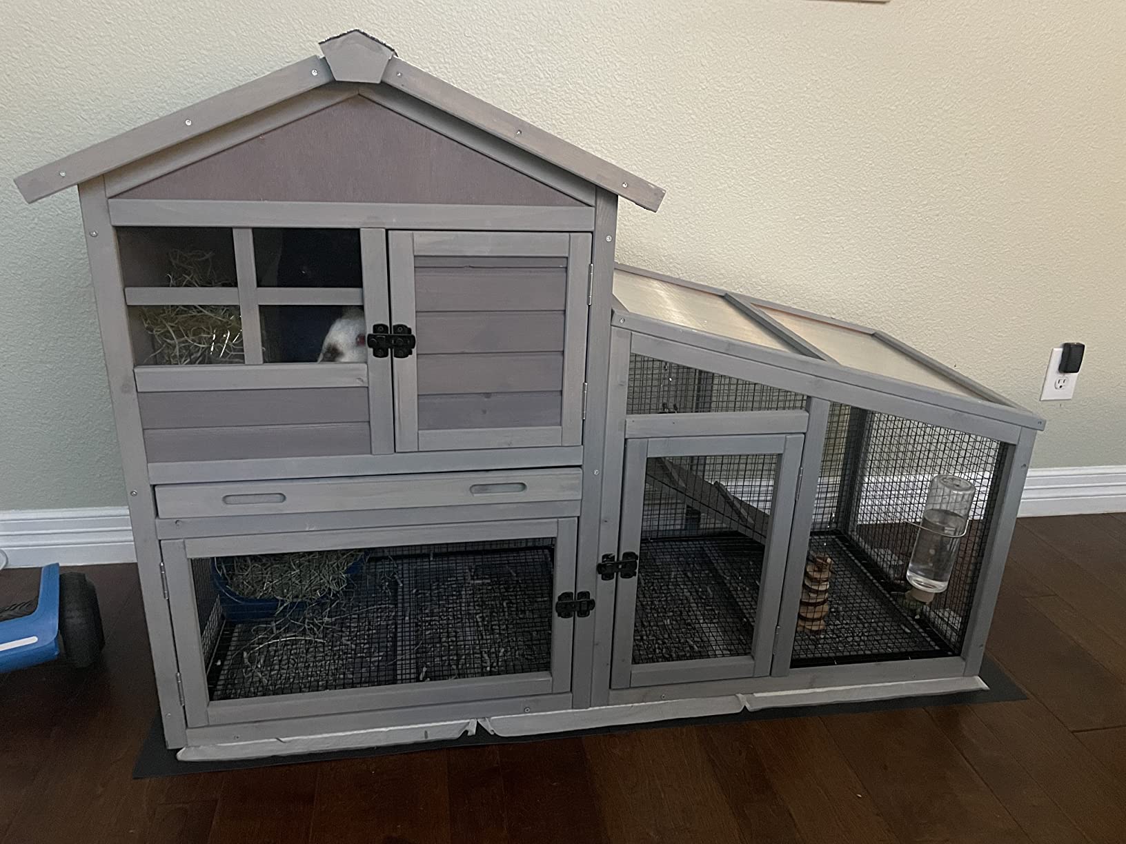 Large Chicken Coop for 6-8 Chickens, Mobile Chicken Tractor with Wheels and Sturdy Metal Frame, Nesting Box and Pull-Out Tray, Weatherproof Hen House for Backyard Farm Garden, Easy to Clean & Assemble customer photo 1