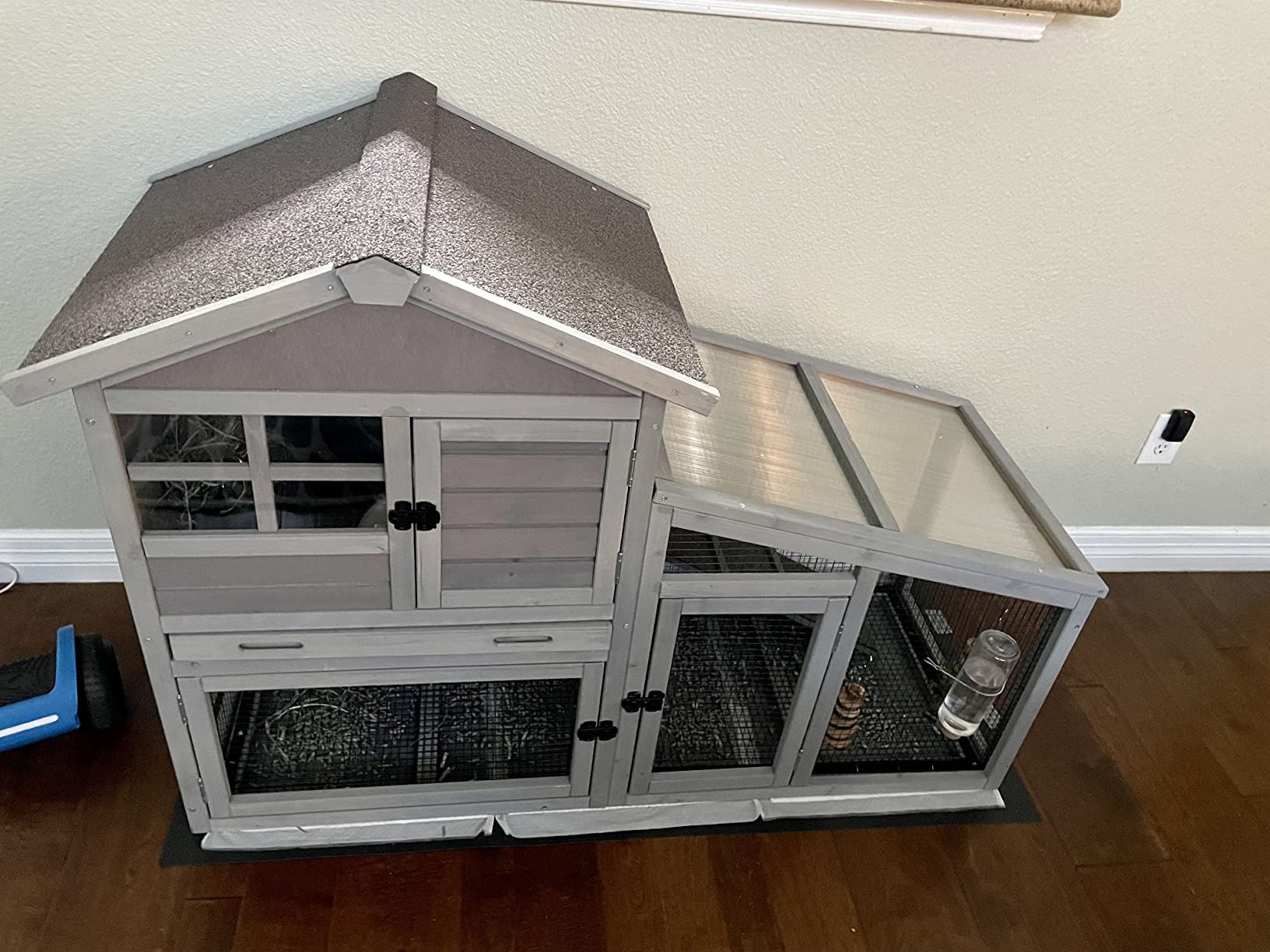 Large Chicken Coop for 6-8 Chickens, Mobile Chicken Tractor with Wheels and Sturdy Metal Frame, Nesting Box and Pull-Out Tray, Weatherproof Hen House for Backyard Farm Garden, Easy to Clean & Assemble customer photo 2