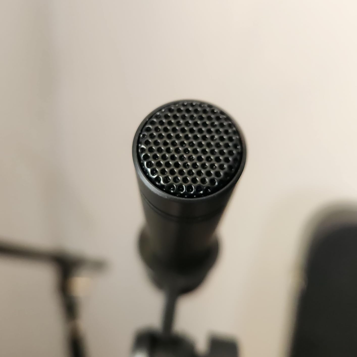 Superlux E208 Stereo Condenser Microphone Pair, Cardioid, Black, 2-Pack | Compact Stereo Condenser Microphone Pair for Acoustic instruments, Choir, Ambience, drum overheads, and live recording customer photo 2