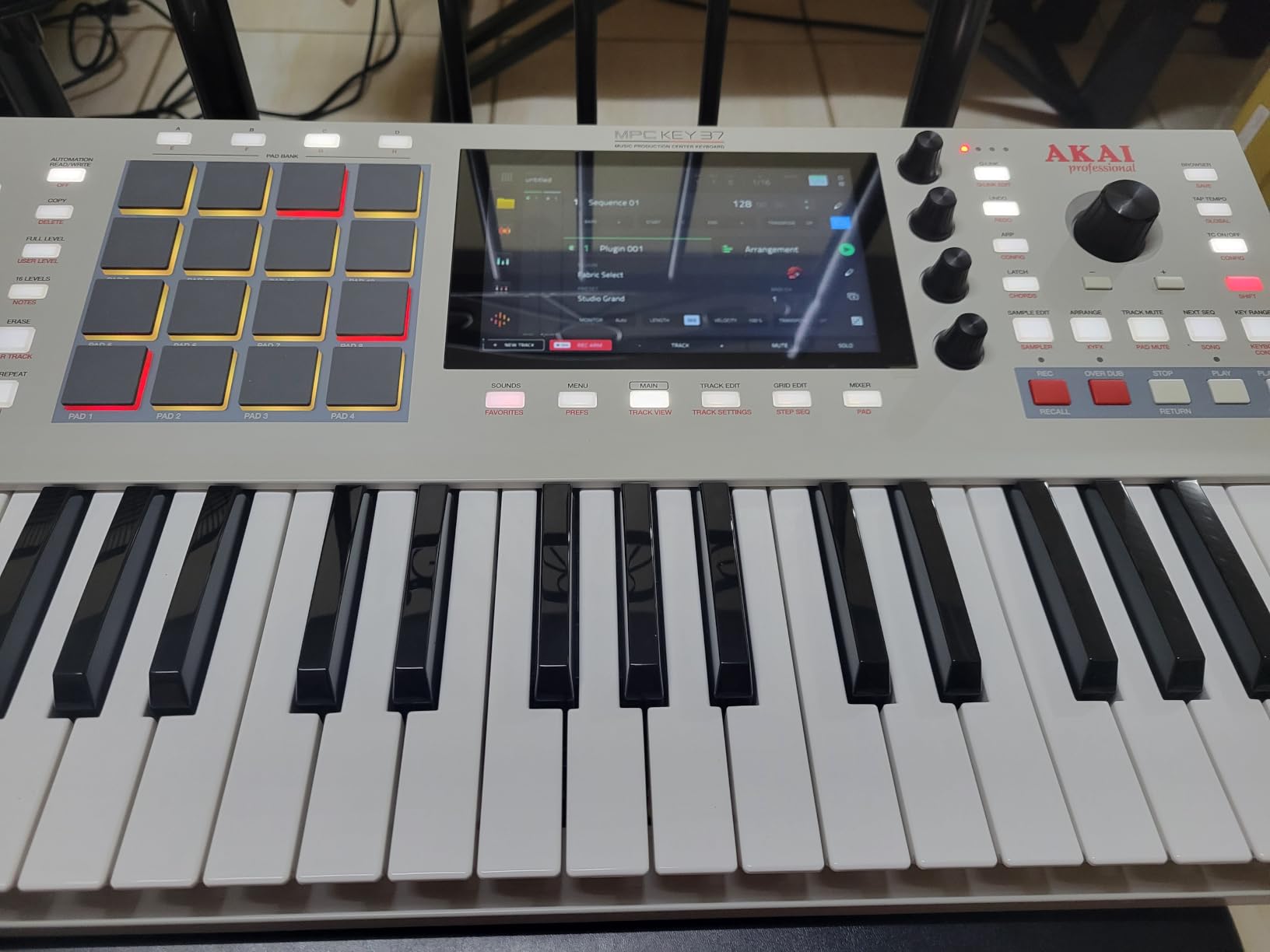 Akai Professional MPC Key 37 G2 Next-Gen Standalone Production Keyboard customer photo 1