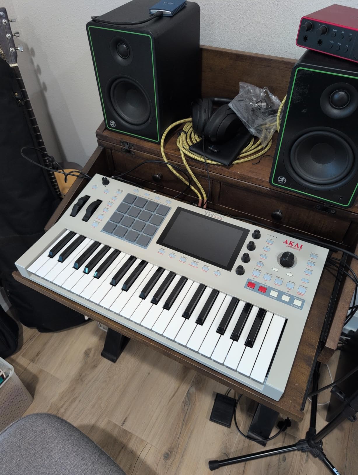Akai Professional MPC Key 37 G2 Next-Gen Standalone Production Keyboard customer photo 2