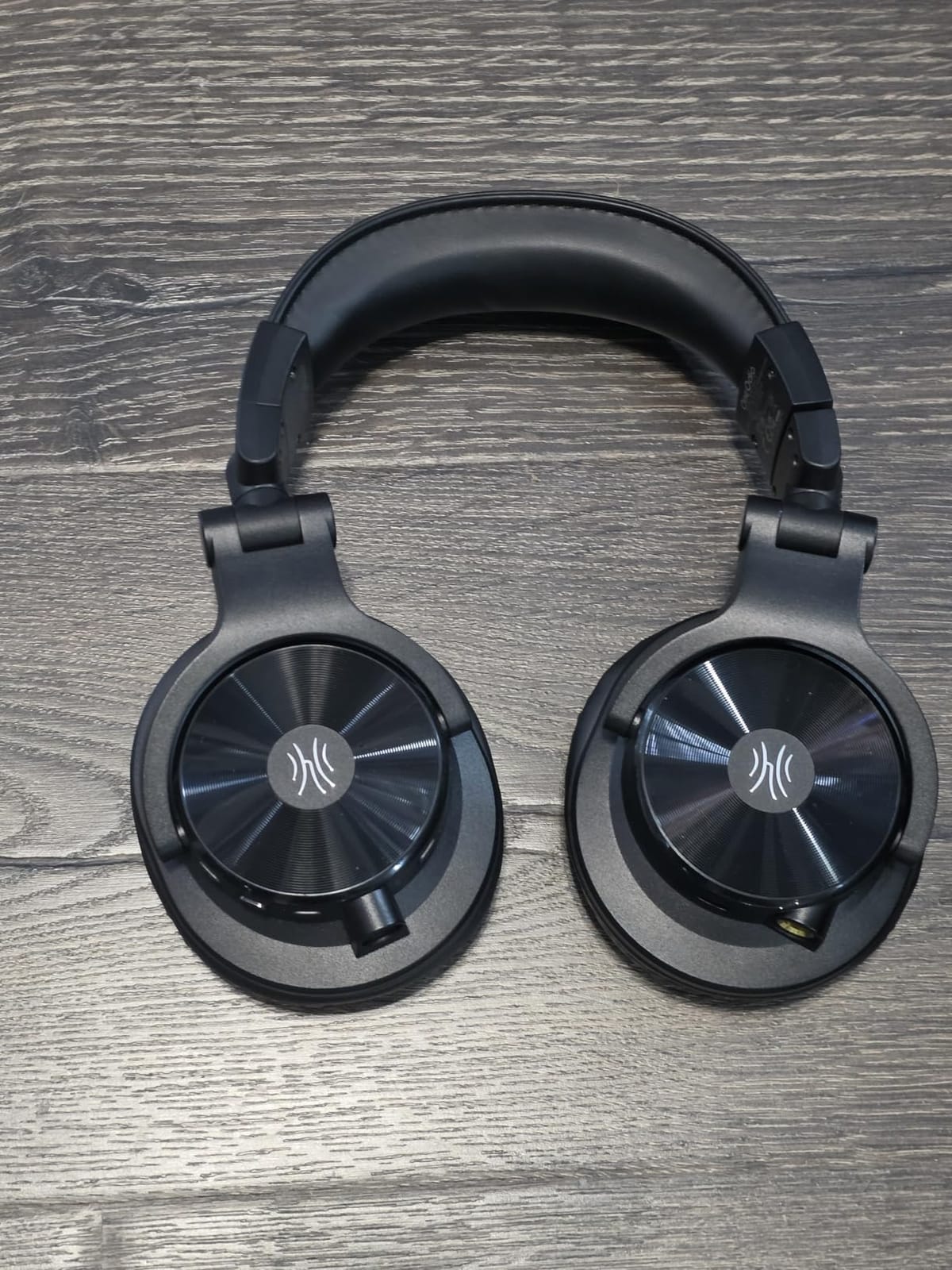 OneOdio A70 Gen 2 Bluetooth and Wired Over-Ear Headphones with Hi-Res LDAC, 72H playtime, Bluetooth 6.0, built-in mic for studio, DJ, guitar and piano customer photo 2