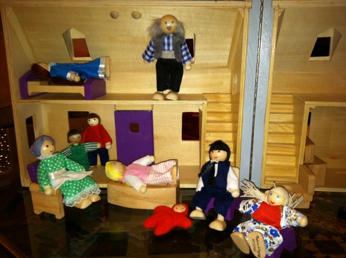 Melissa and Doug Fold and Go Dollhouse customer photo 1
