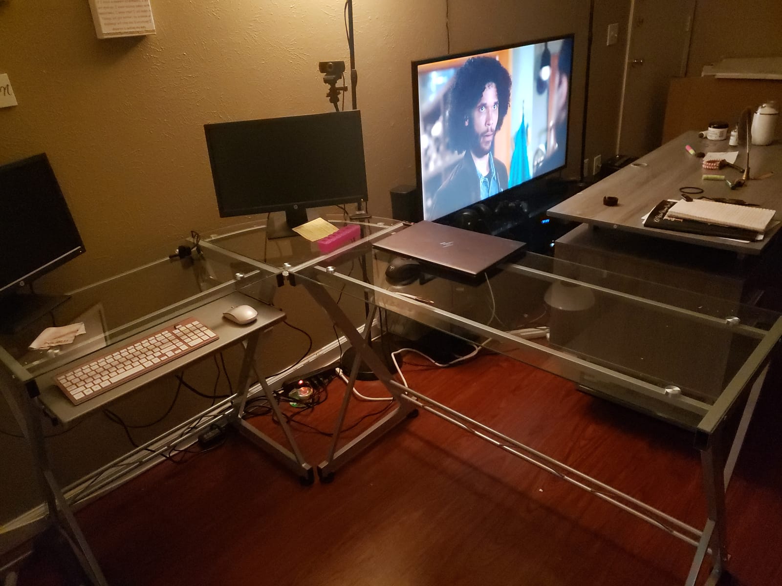 Techni Mobili L Shaped Desk with Keyboard Tray & Tempered Glass Desktop customer photo 1
