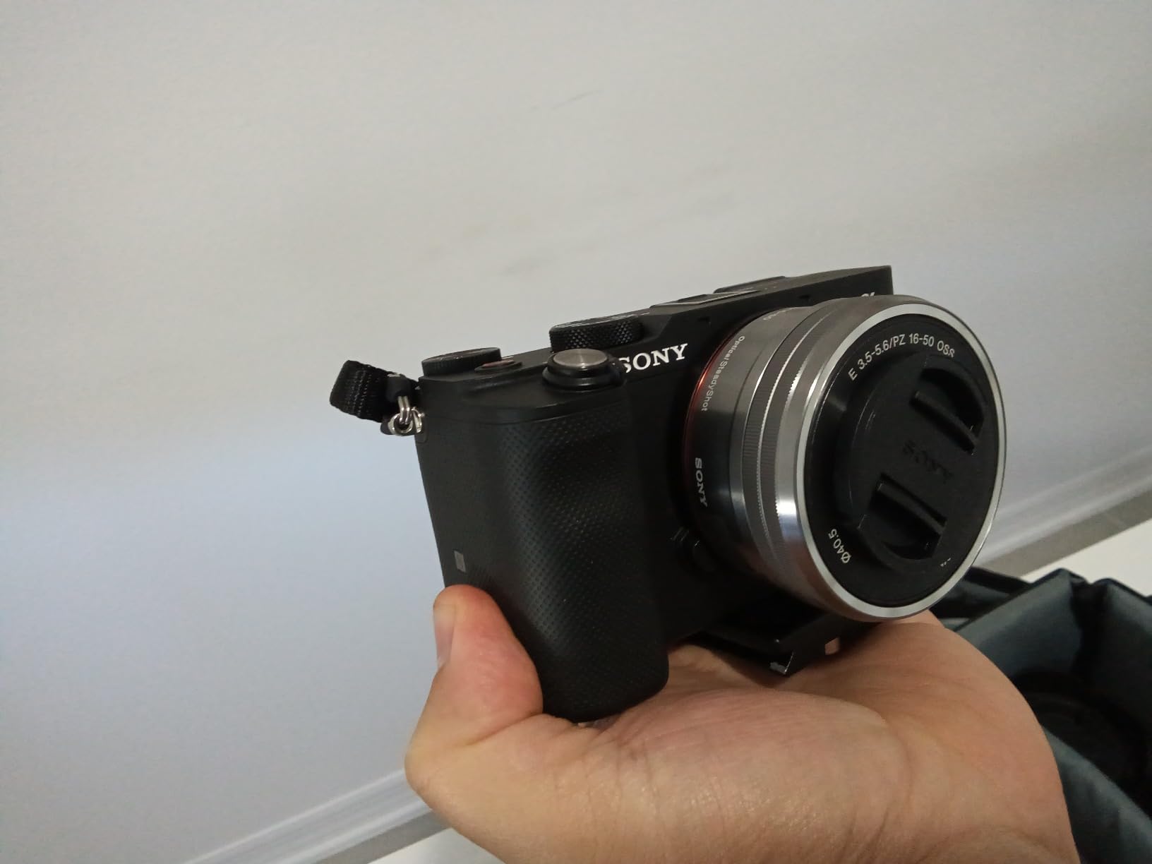 Sony SELP1650 16-50mm Power Zoom Lens (Silver, Bulk Packaging) customer photo 1