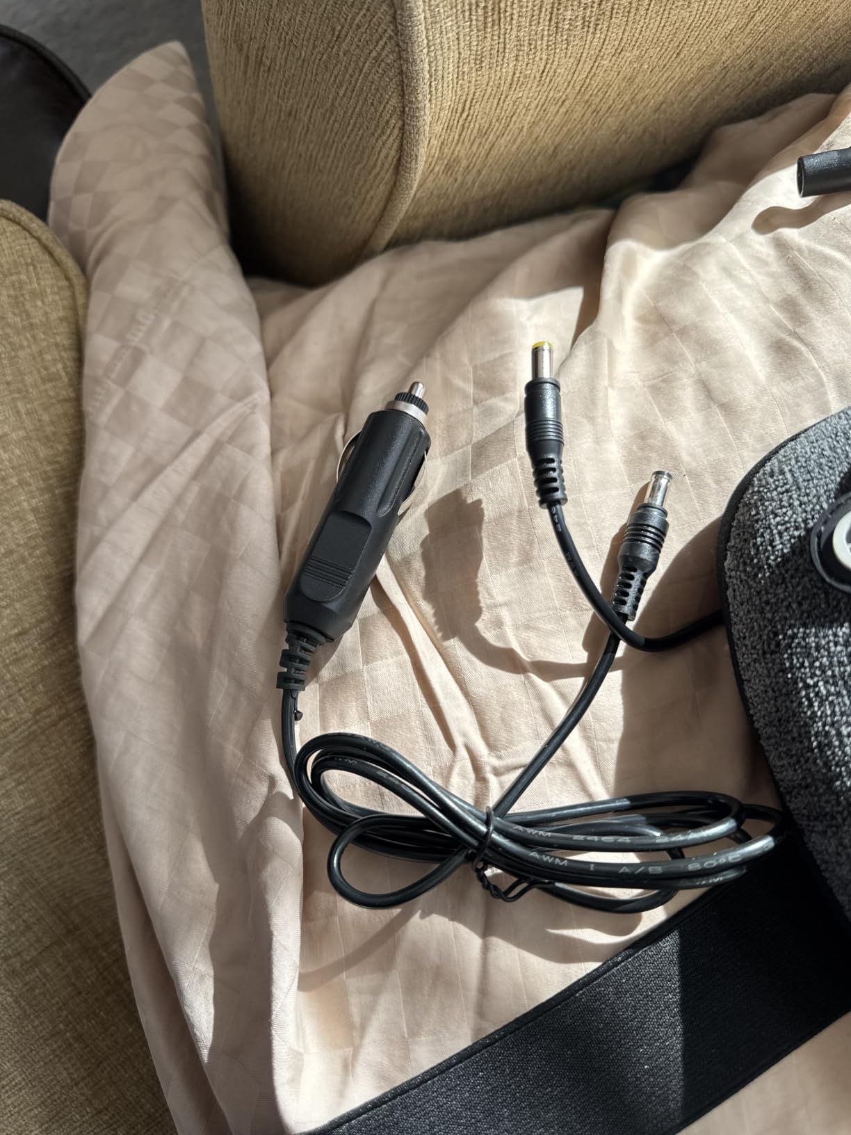 VIKTOR JURGEN Shiatsu Back Massager Heat for Pain Relief, Leather Black customer photo 2