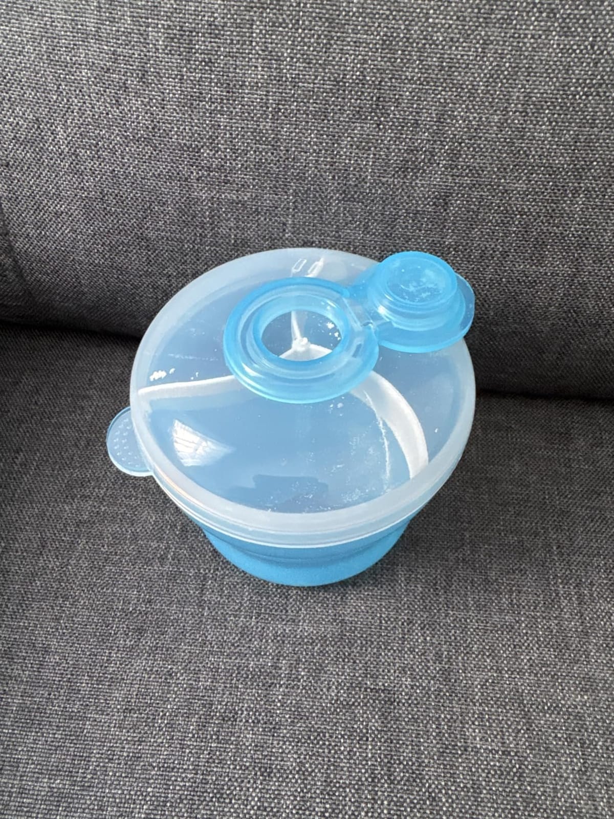 Munchkin® Formula Dispenser to Go, BPA-Free Baby Formula Container, Blue customer photo 1