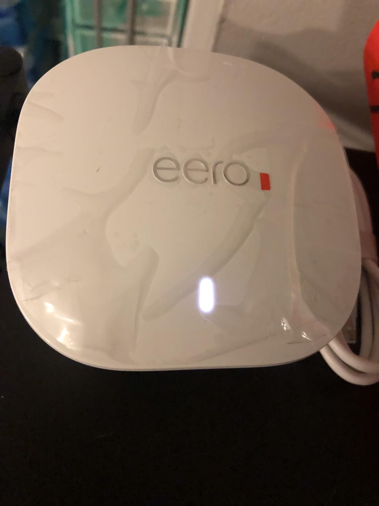 Like-New Amazon eero mesh wifi router - Supports internet plans up to 550 Mbps, Coverage up to 1,500 sq. ft., 1-pack customer photo 1