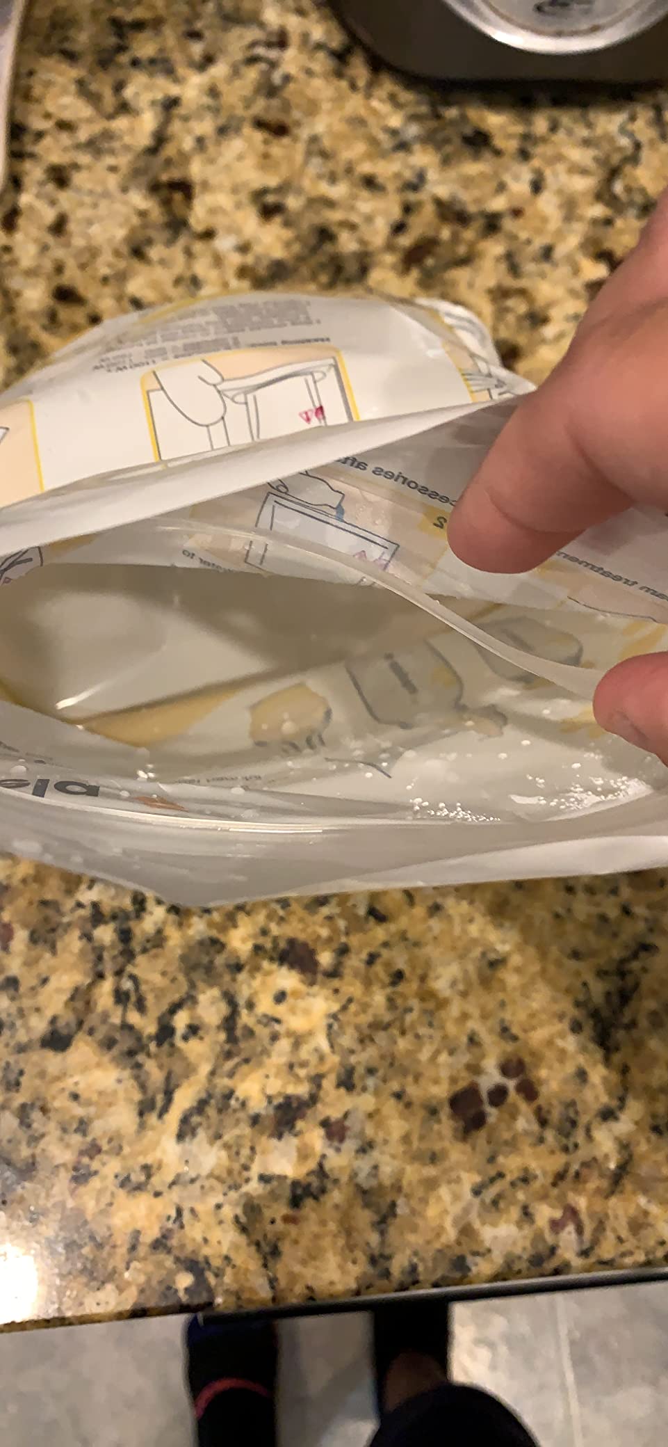 Medela Quick Clean Micro-Steam Bags | Microwave Steam Cleaning Bags | 12Ct customer photo 2
