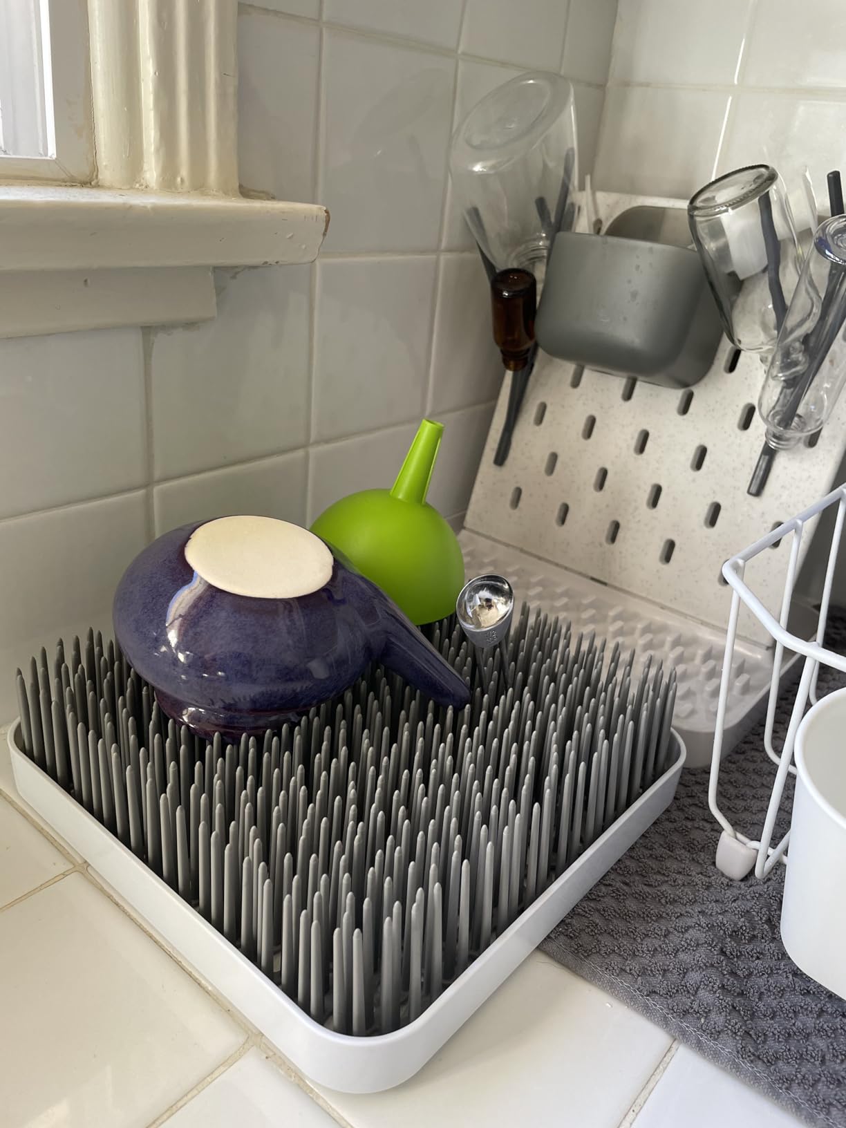 Boon Grass Plastic Drying Rack - Modern Countertop Baby Bottle Organizer - 9.75 x 9.88 x 3.0 inches - Gray customer photo 1