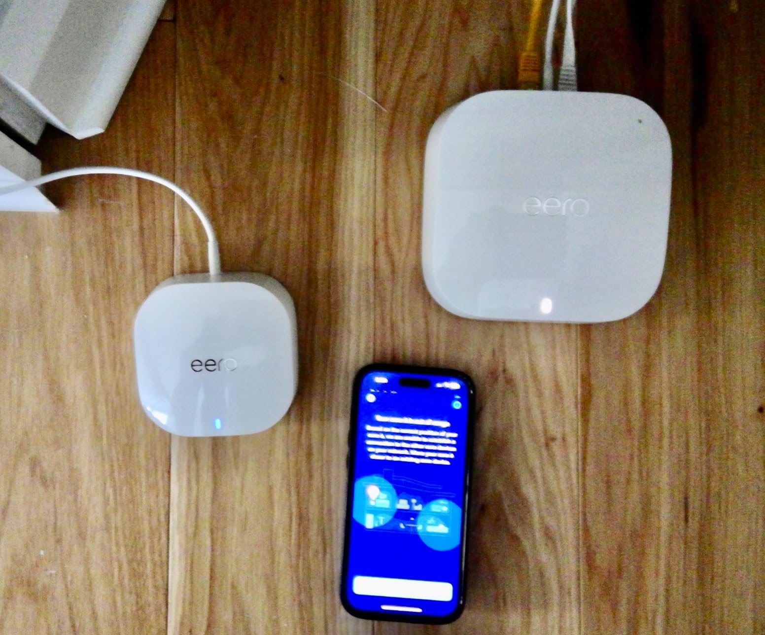 Like-New Amazon eero 6 mesh wifi add-on extender - Add up to 1,500 sq. ft. of Wi-Fi 6 coverage. Required eero mesh wifi system not included customer photo 1