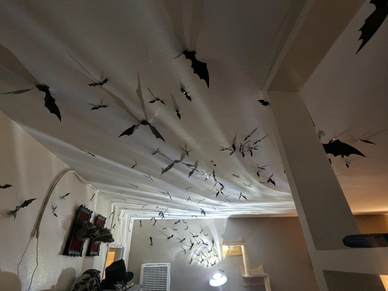 DIYASY Bats Wall Decor, 120 Pcs 3D Bat Halloween Decoration Stickers for Home Decor 4 Size Waterproof Black Spooky Bats for Room Decals customer photo 2