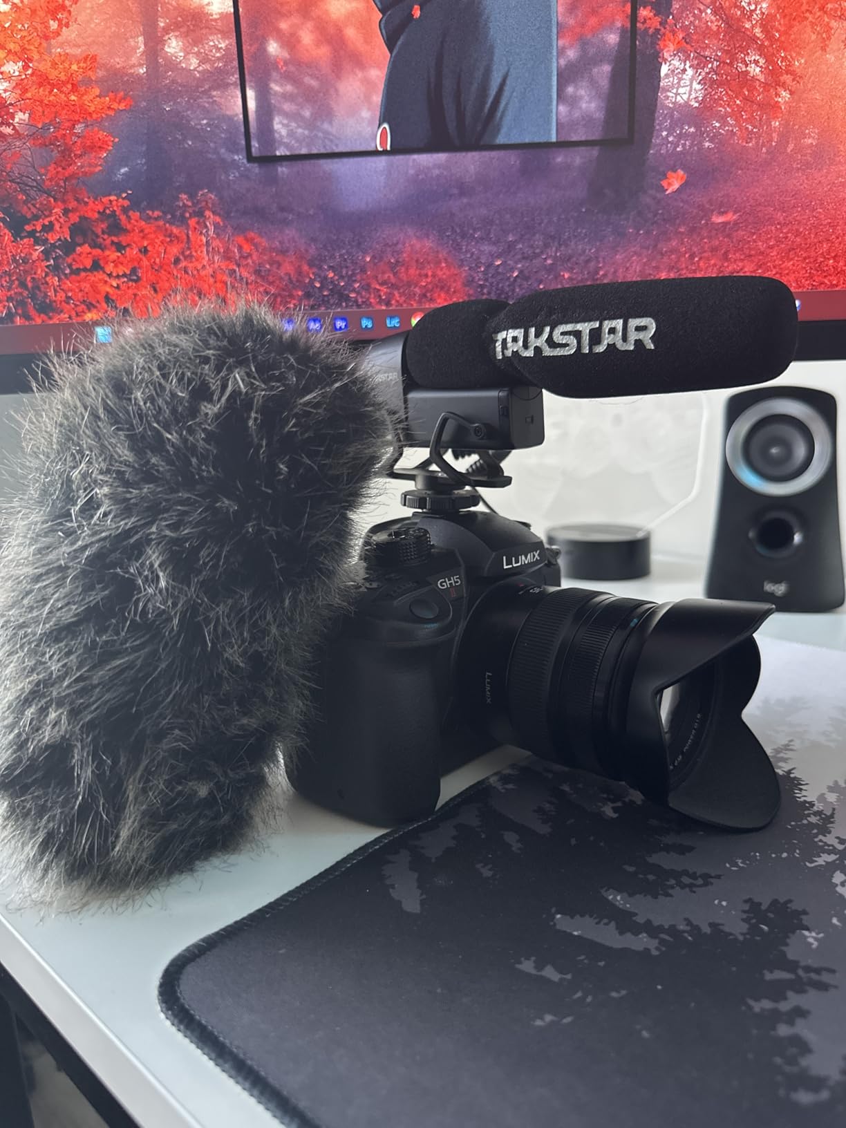 SGC-600 Universal Shotgun Mic for Camera & Phone, 3.5mm with Shock Mount customer photo 1