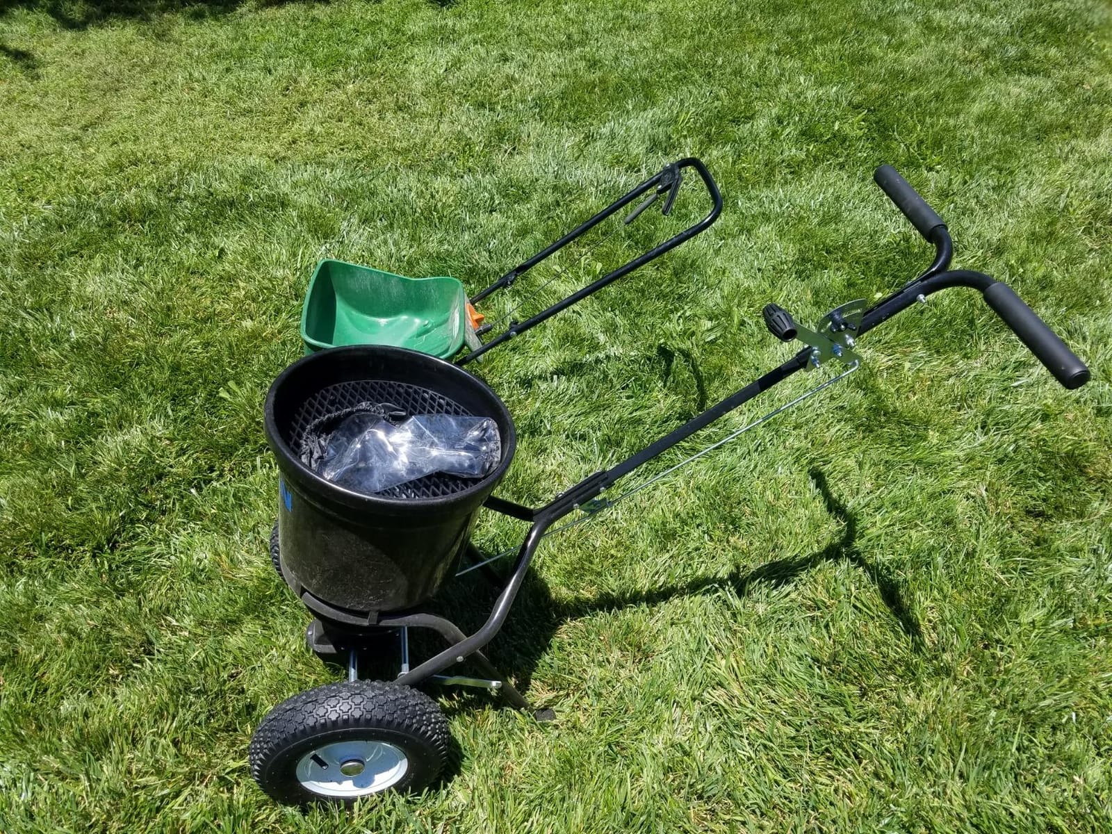 Titan Attachments 70 LB Professional Fertilizer Push Broadcast Spreader, Spreads 10 to 12 FT, Lawn Care and Ice Melter, Yard Tool customer photo 1
