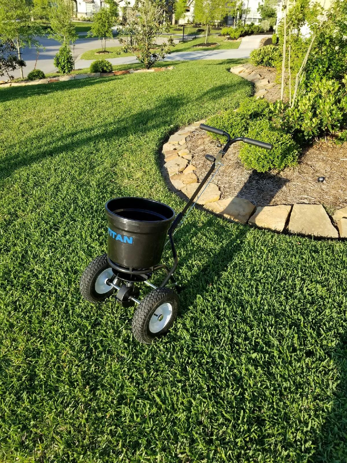 Titan Attachments 70 LB Professional Fertilizer Push Broadcast Spreader, Spreads 10 to 12 FT, Lawn Care and Ice Melter, Yard Tool customer photo 2