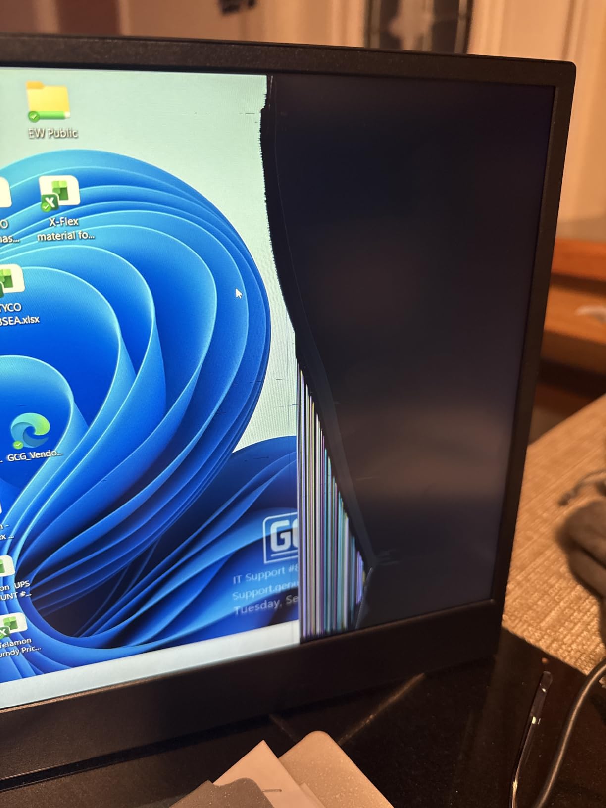 Lenovo ThinkVision M15 15.6