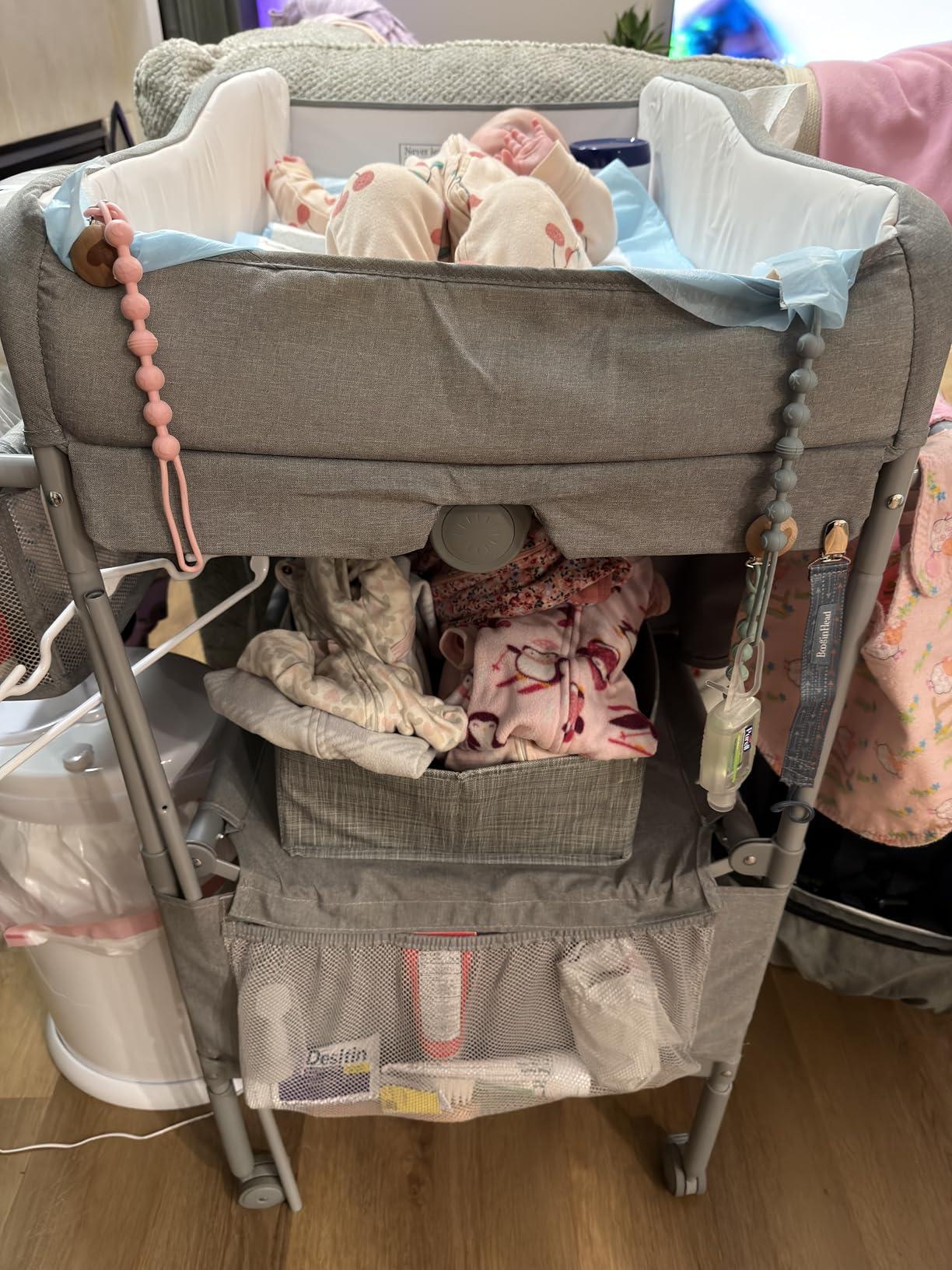 Sweeby Portable Baby Changing Table, Foldable Diaper Changing Station with Waterproof Pad, Mobile Nursery Organizer for Infant & Newborn Essentials, Grey customer photo 1