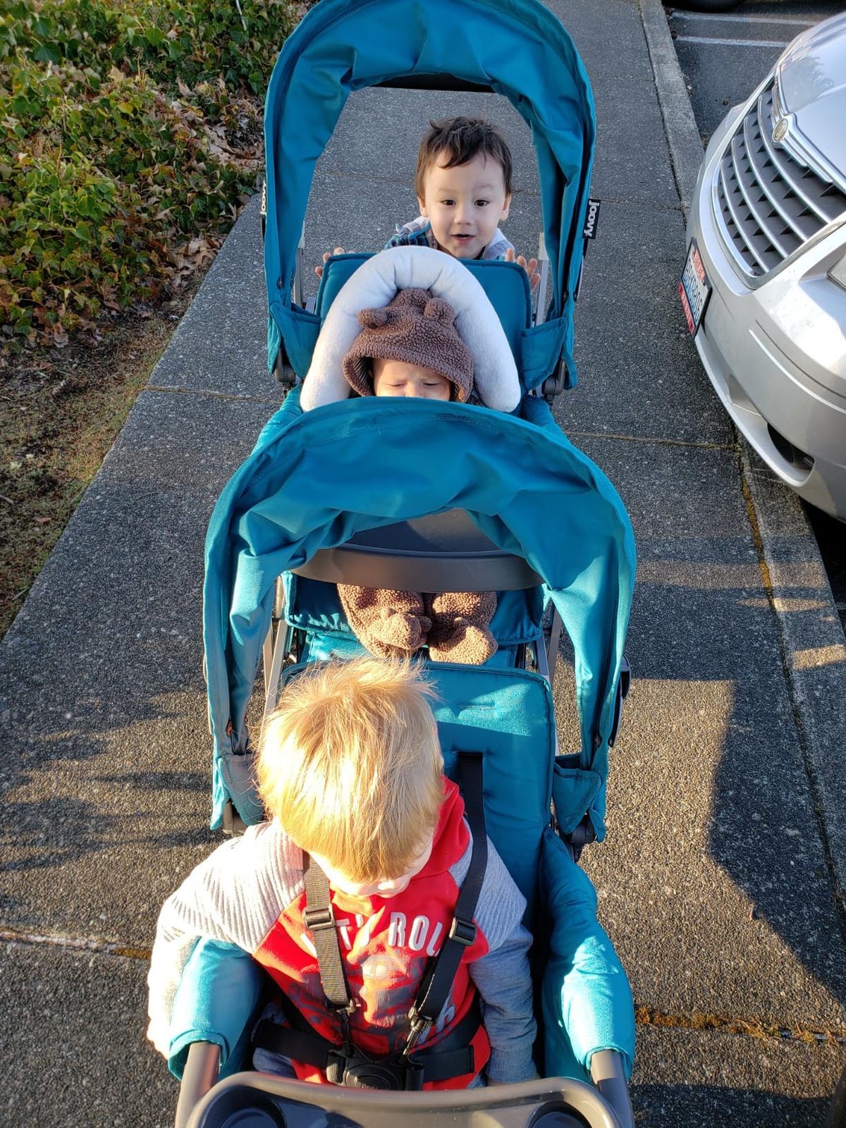 Joovy Big Caboose Triple Stroller with Rear Bench and Standing Platform, Reclining Seats, Optional Rear Seat, and Two Universal Car Seat Adapters, Jet customer photo 2