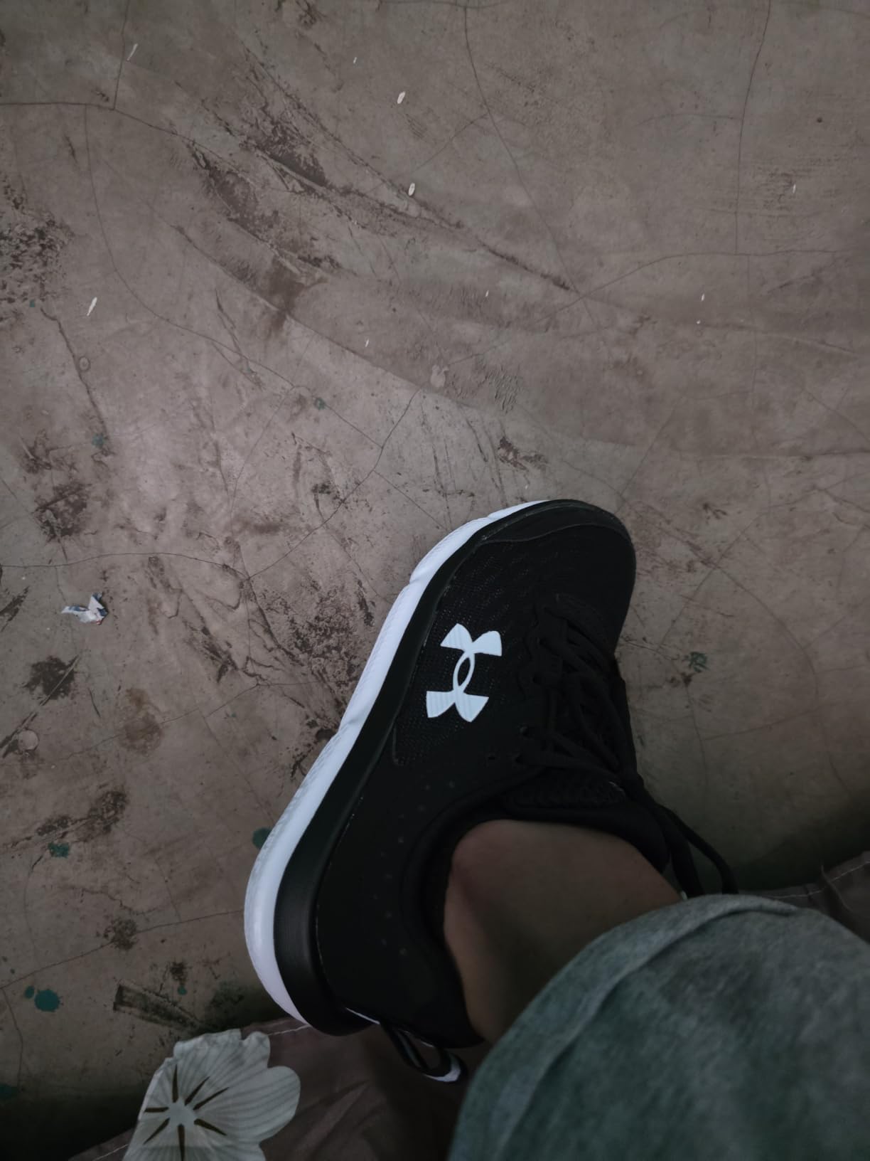 Under Armour Women's Charged Assert 10 Shoes customer photo 1