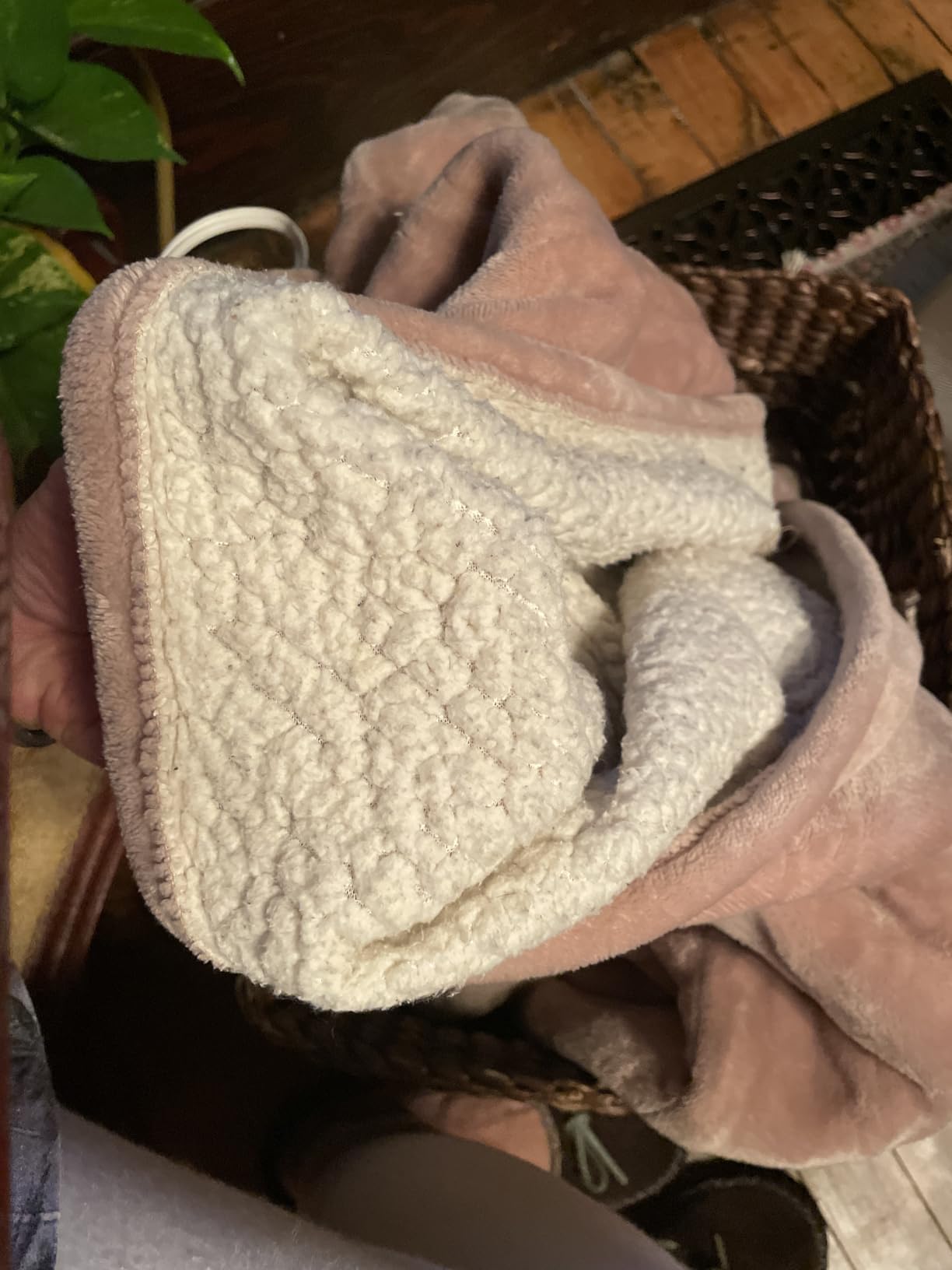 GOTCOZY Plush Heated Throw customer photo 1